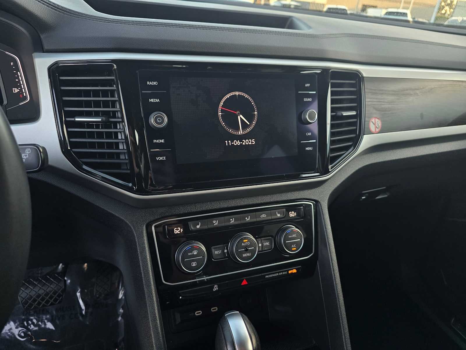 2022 Volkswagen Atlas 3.6L V6 SE w/Technology