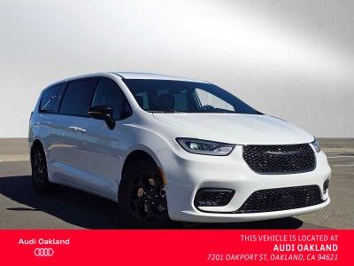 2024 Chrysler Pacifica Hybrid S Appearance Pkg