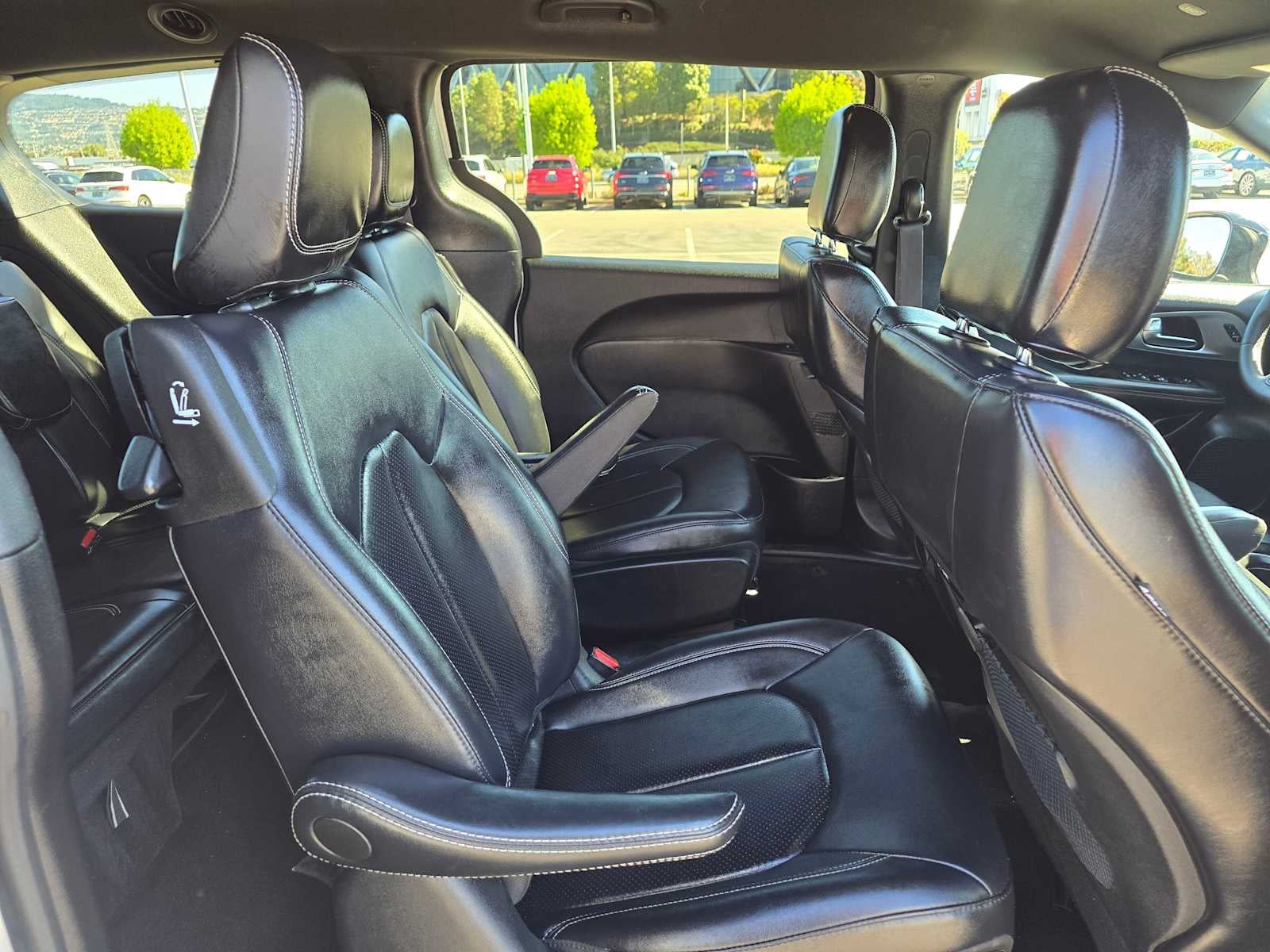 2024 Chrysler Pacifica Hybrid S Appearance Pkg