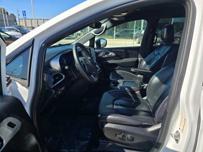 2024 Chrysler Pacifica Hybrid S Appearance Pkg