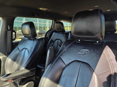 2024 Chrysler Pacifica Hybrid S Appearance Pkg