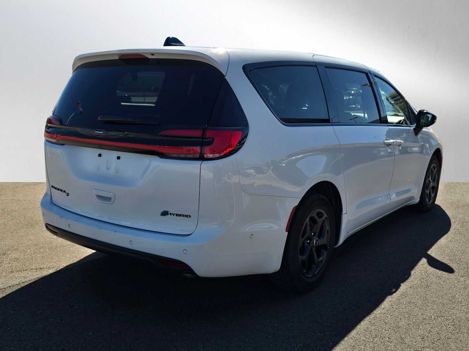 2024 Chrysler Pacifica Hybrid S Appearance Pkg