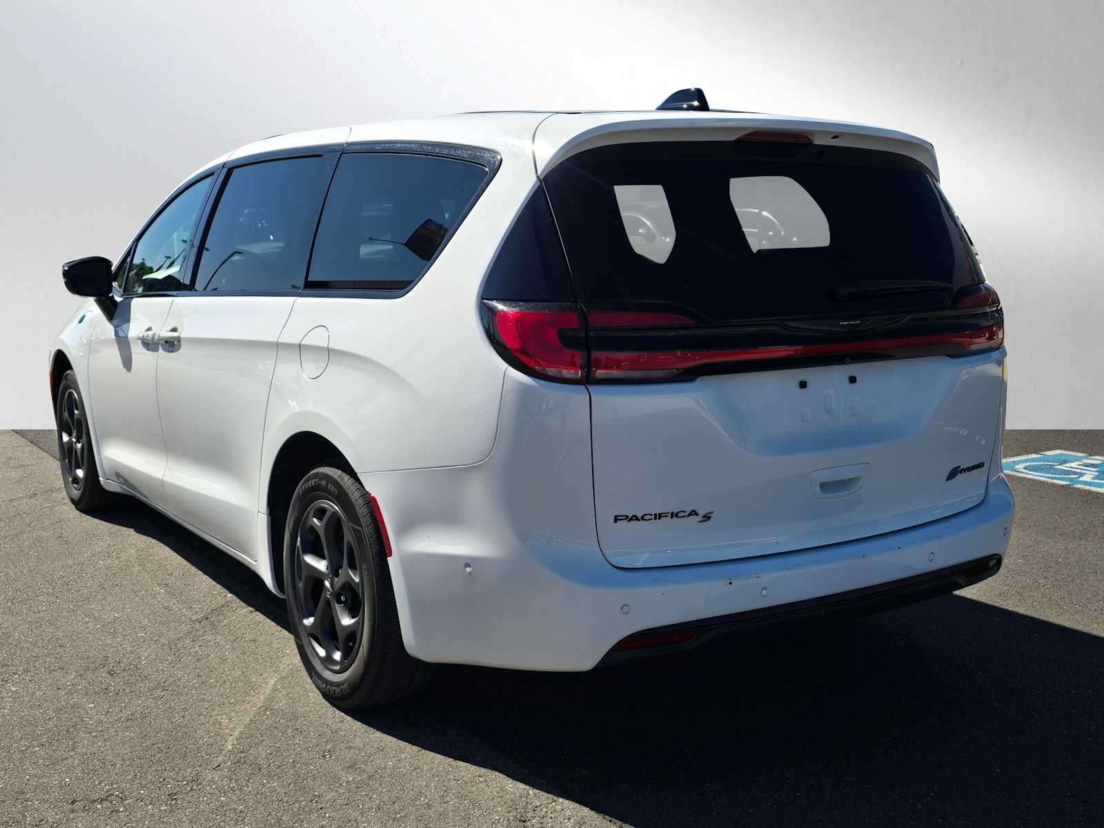 2024 Chrysler Pacifica Hybrid S Appearance Pkg