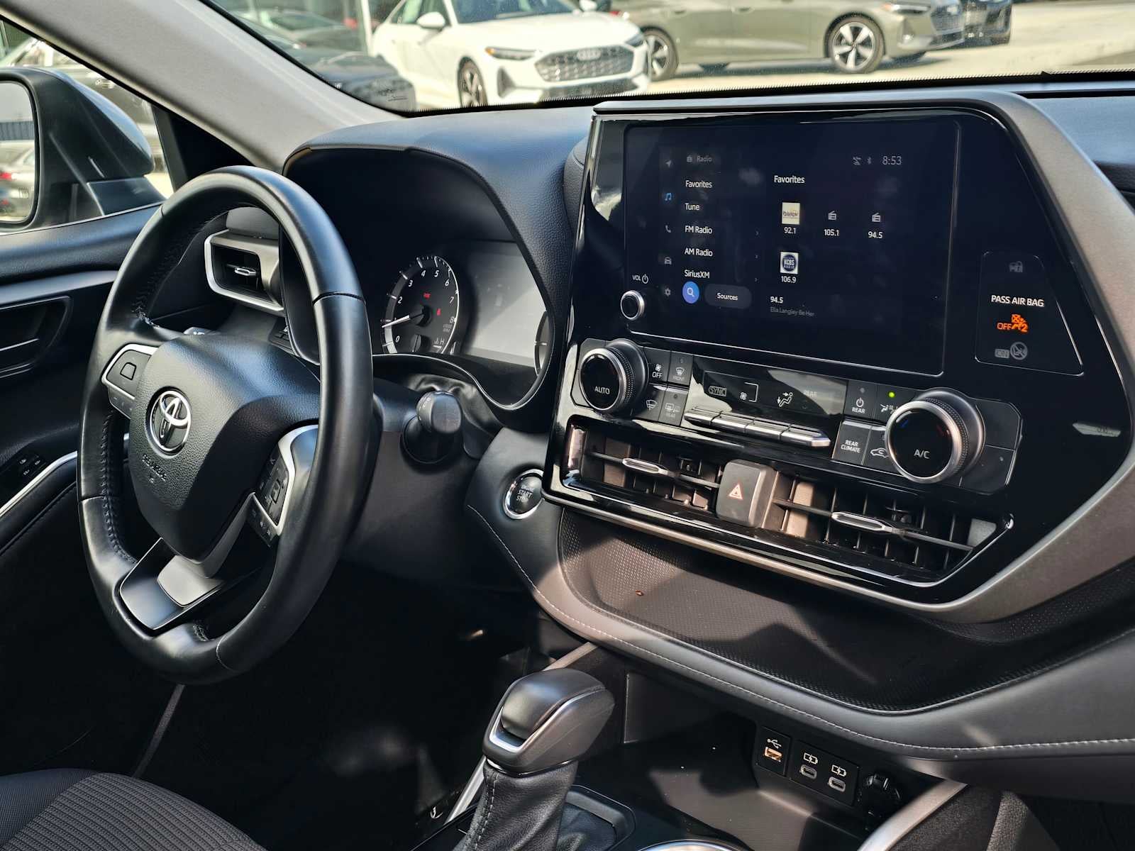 2023 Toyota Highlander LE