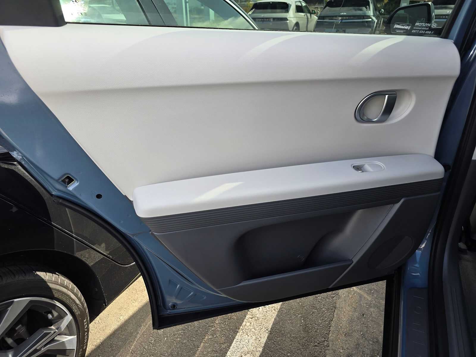 2024 Hyundai IONIQ 5 SE Standard Range