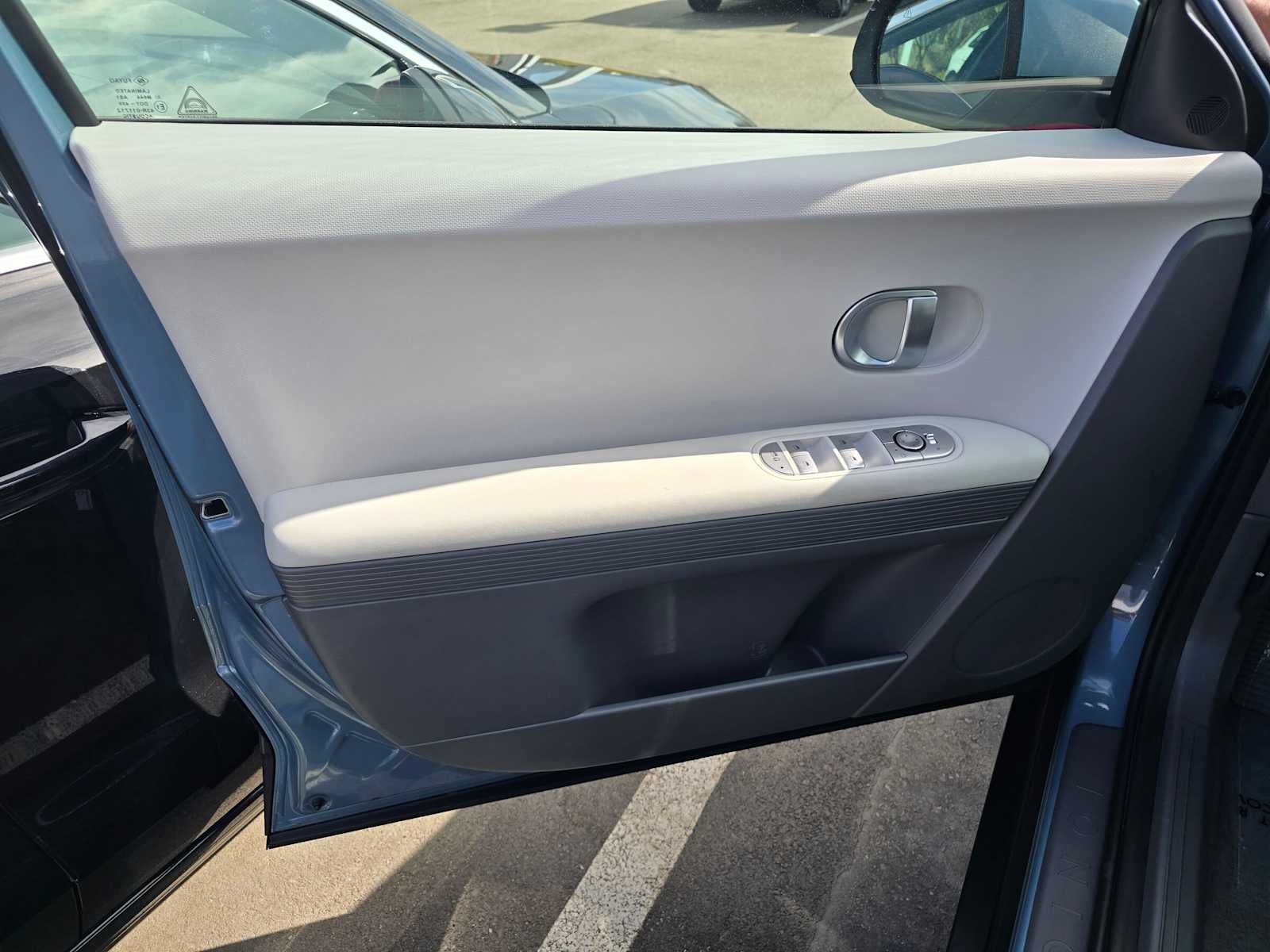 2024 Hyundai IONIQ 5 SE Standard Range