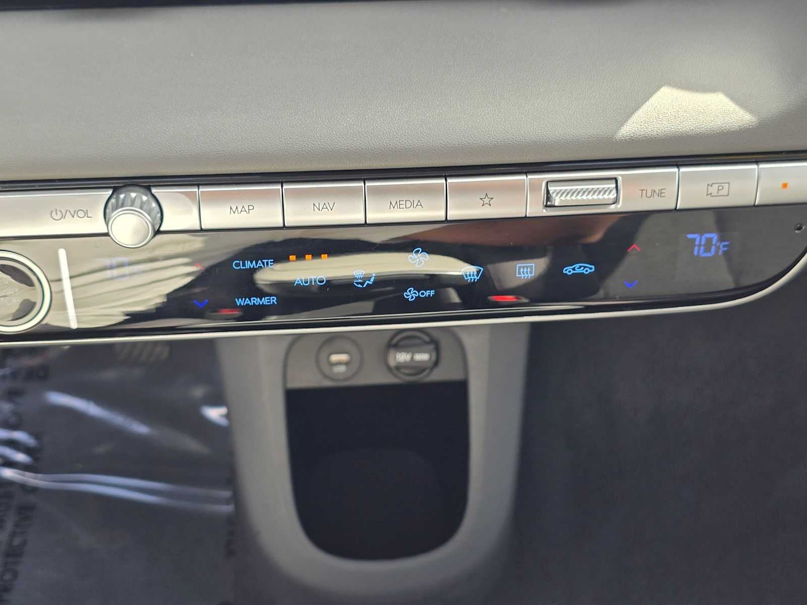 2024 Hyundai IONIQ 5 SE Standard Range
