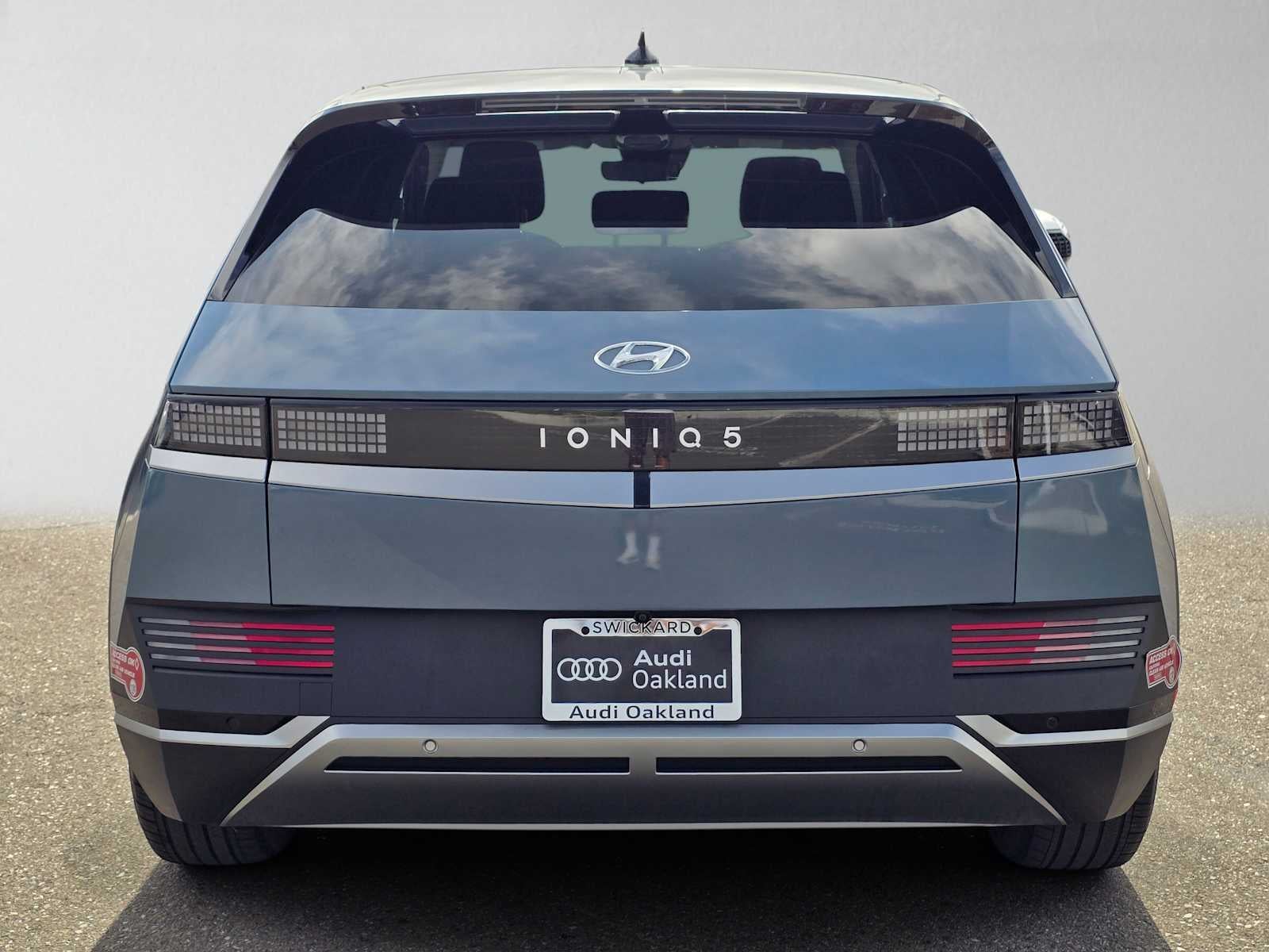 2024 Hyundai IONIQ 5 SE Standard Range