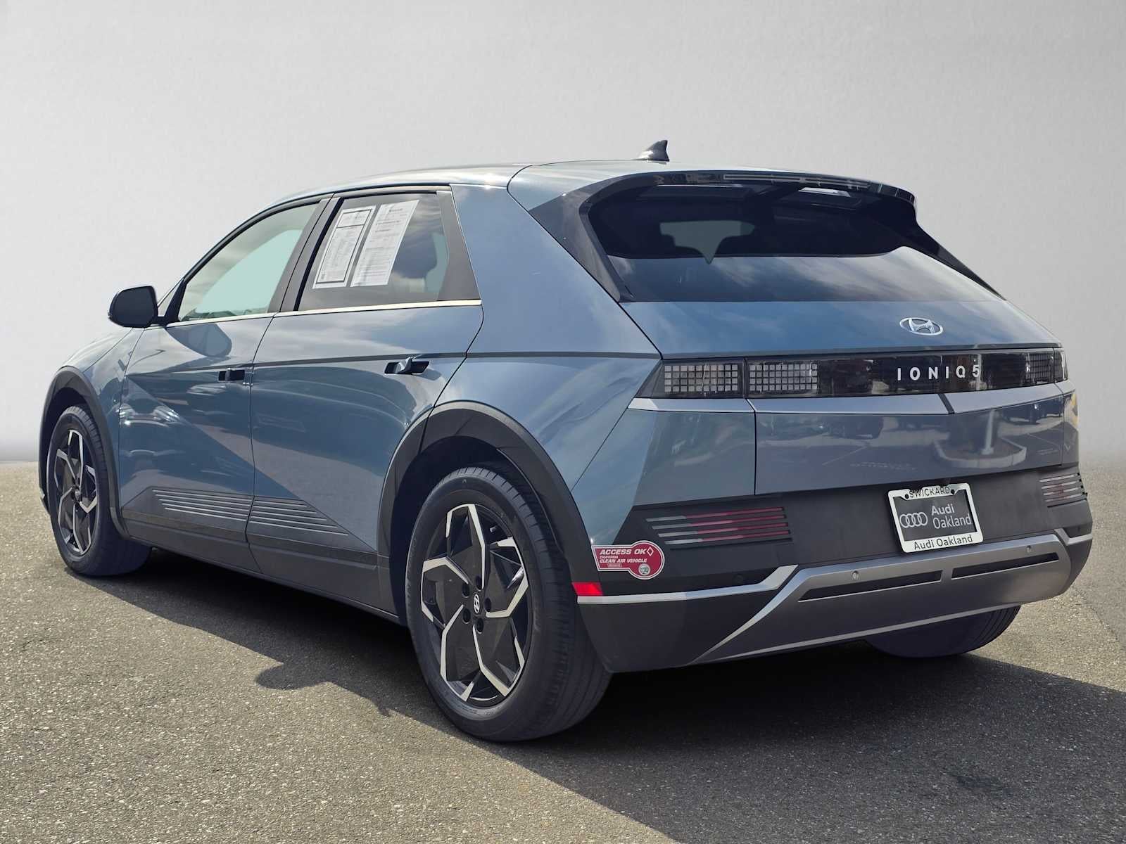 2024 Hyundai IONIQ 5 SE Standard Range