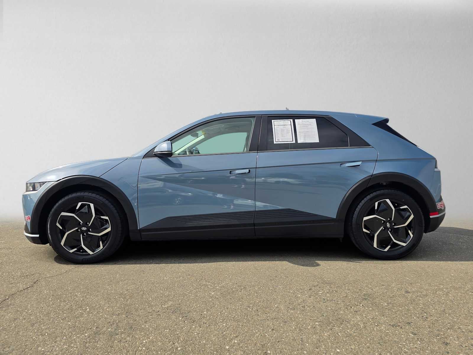2024 Hyundai IONIQ 5 SE Standard Range