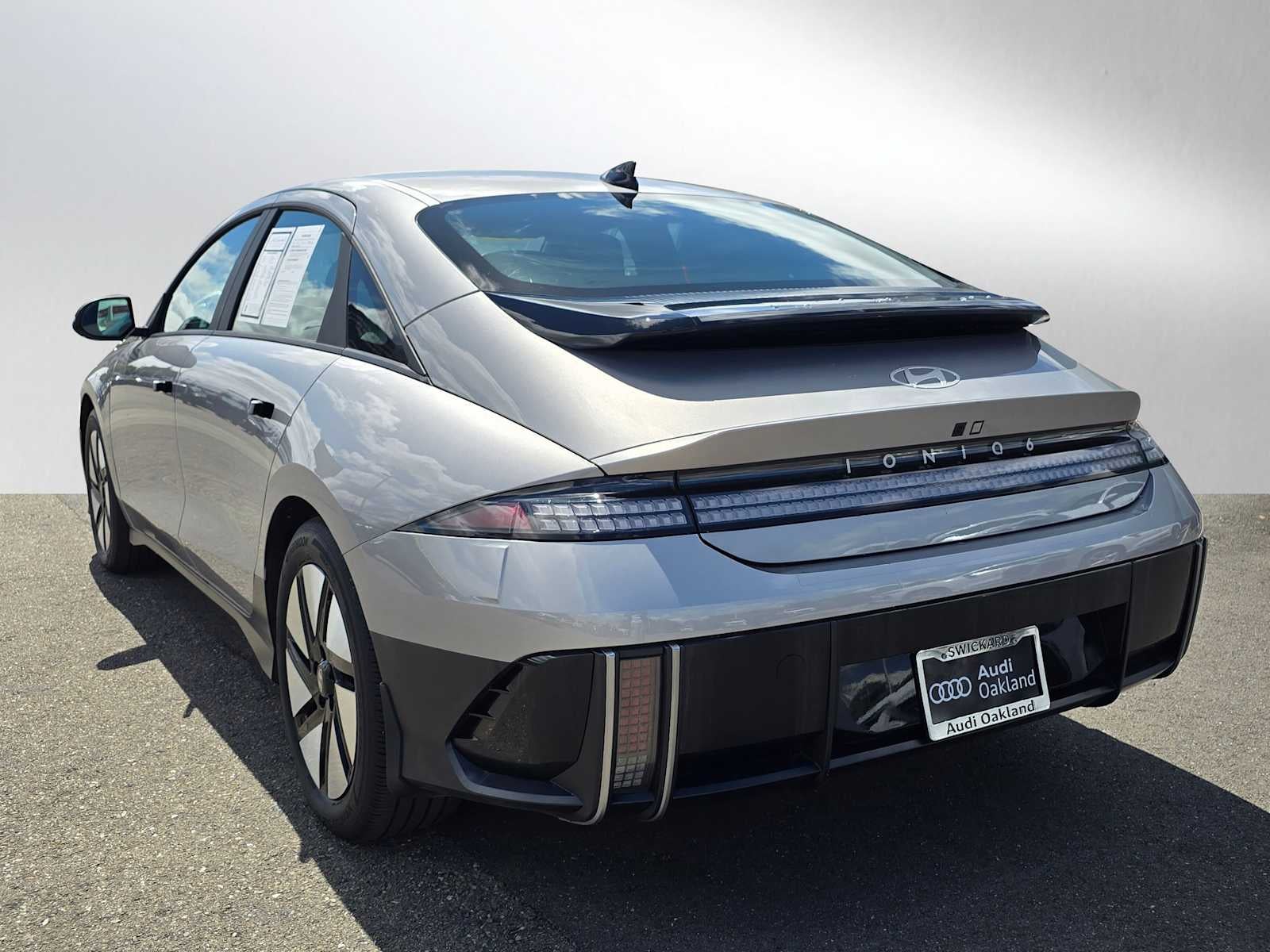 2024 Hyundai IONIQ 6 SE