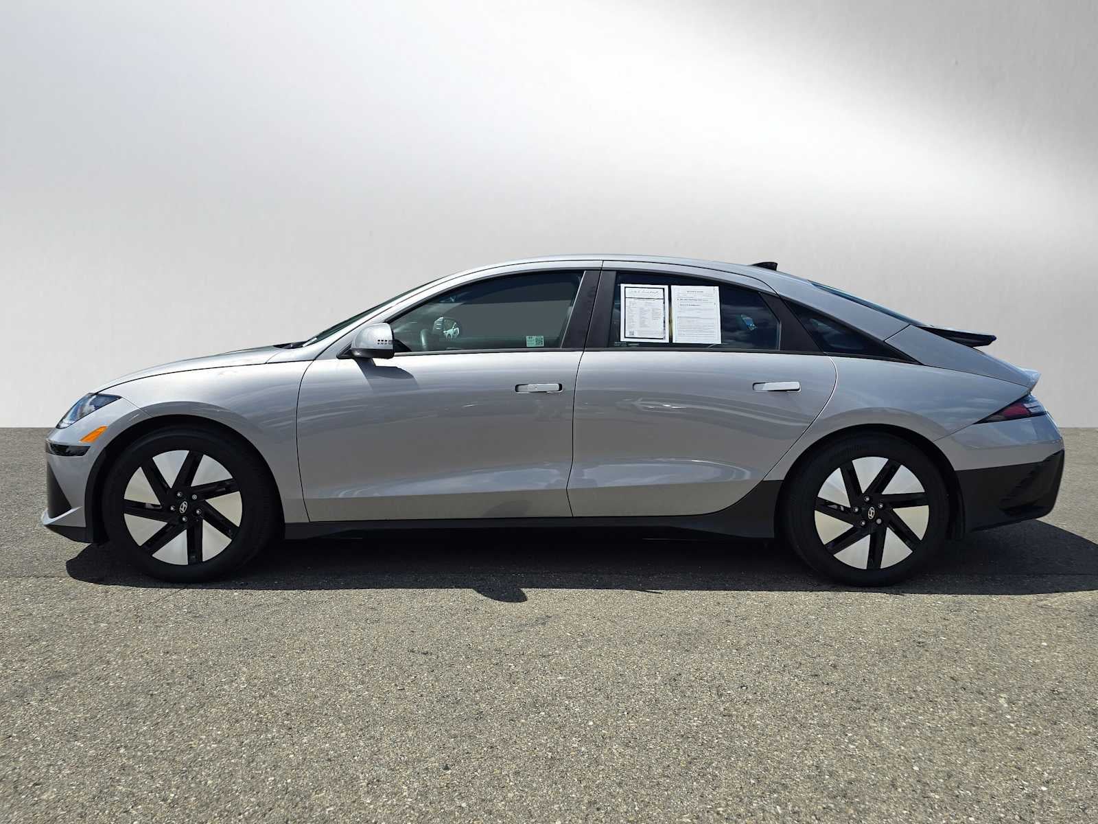2024 Hyundai IONIQ 6 SE