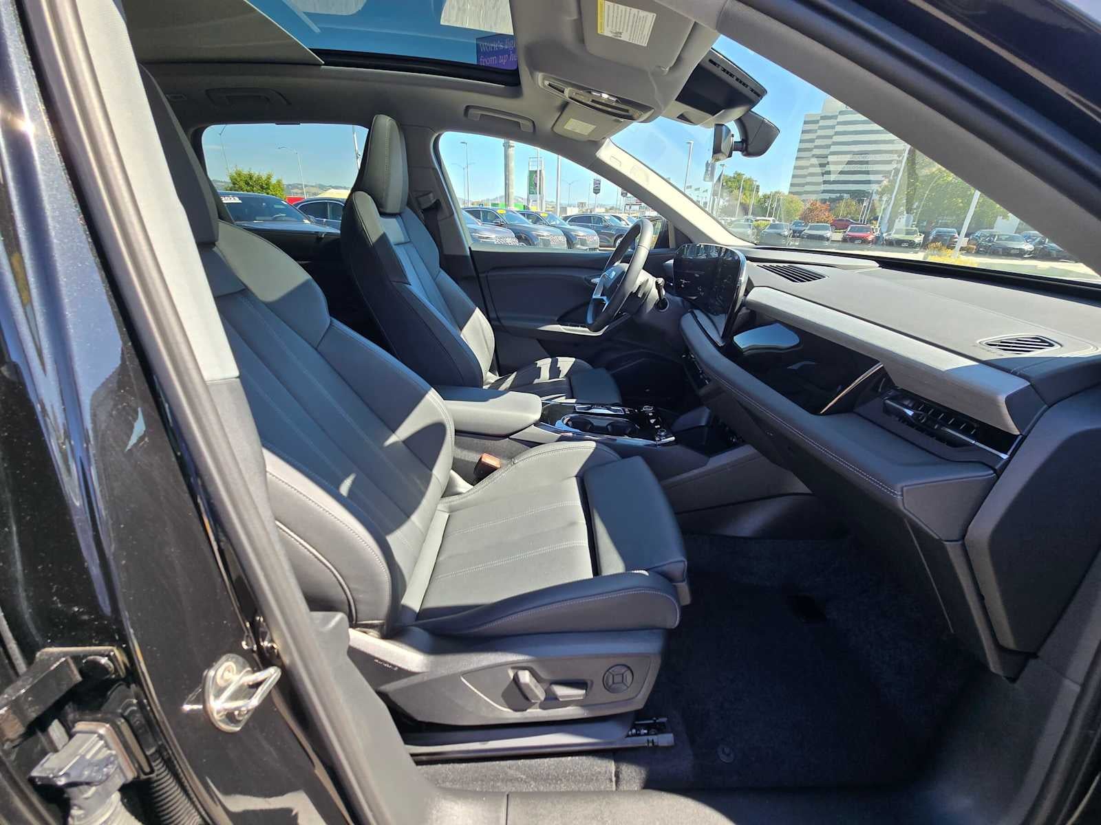 2025 Audi Q6 e-tron Premium Plus