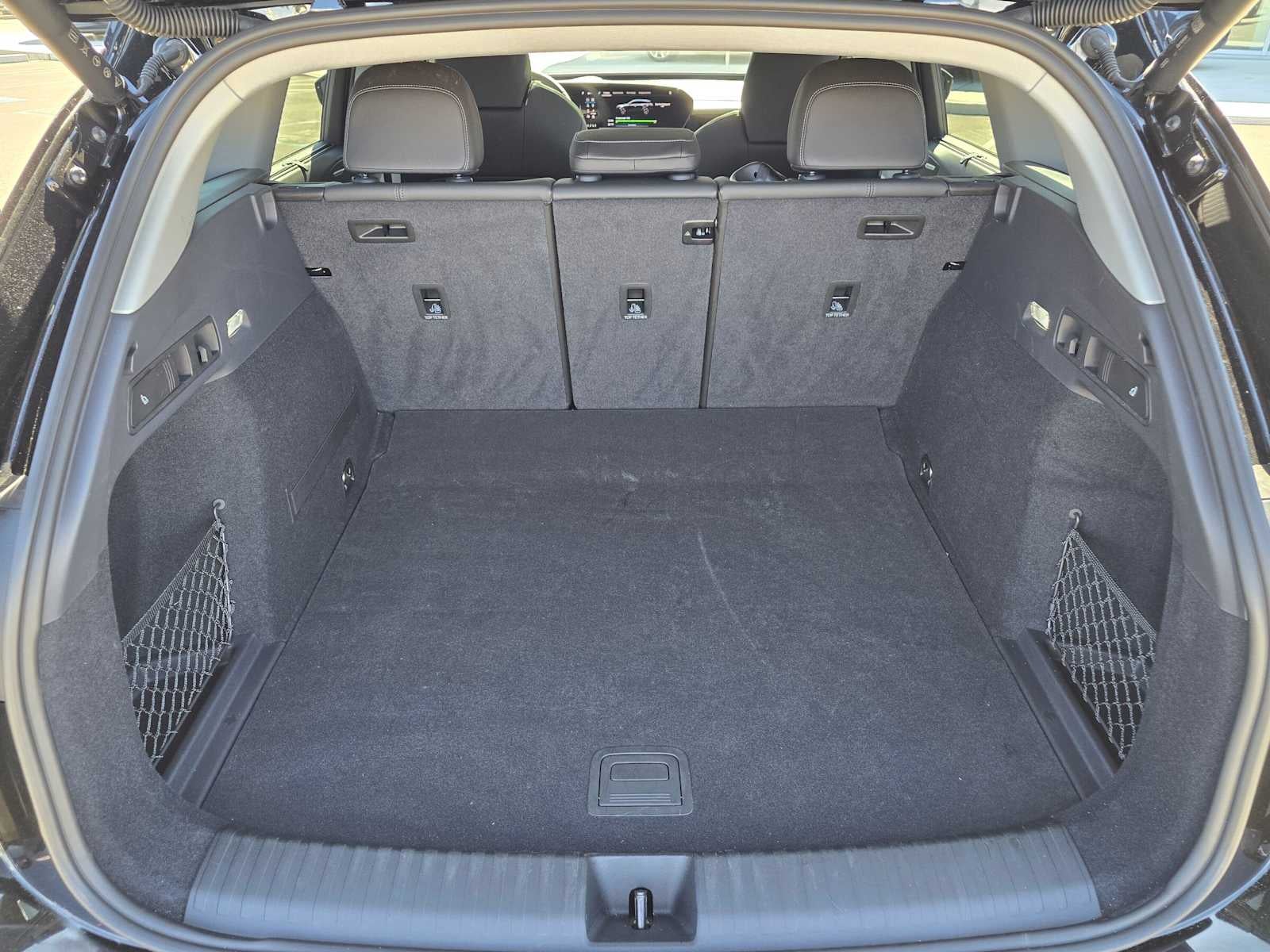 2025 Audi Q6 e-tron Premium Plus