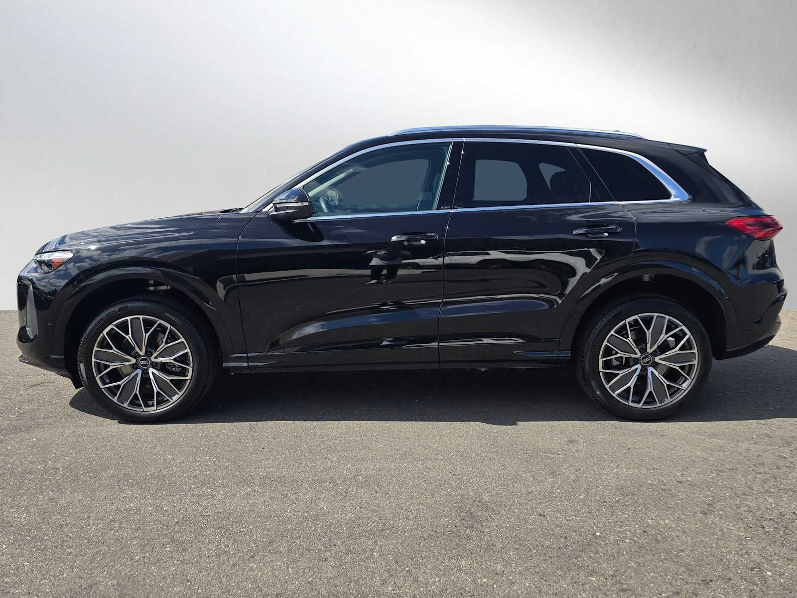 2025 Audi New Q5 Premium Plus