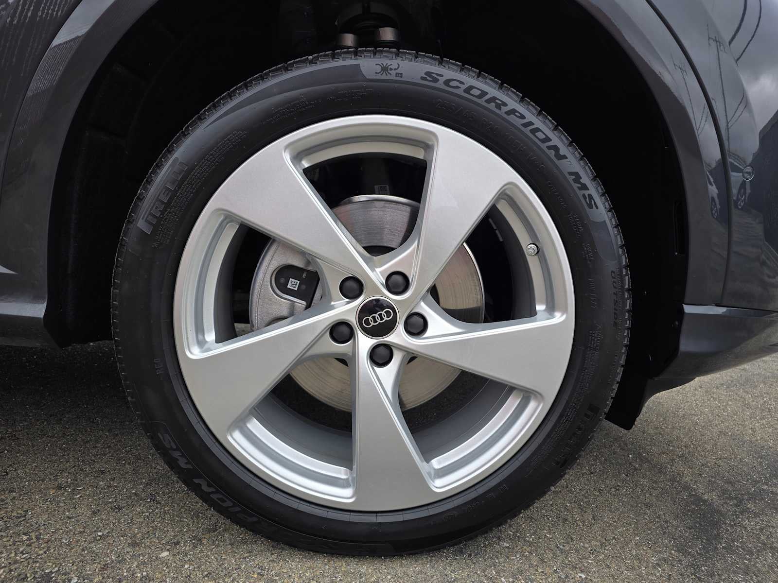 2025 Audi New Q5 Premium Plus