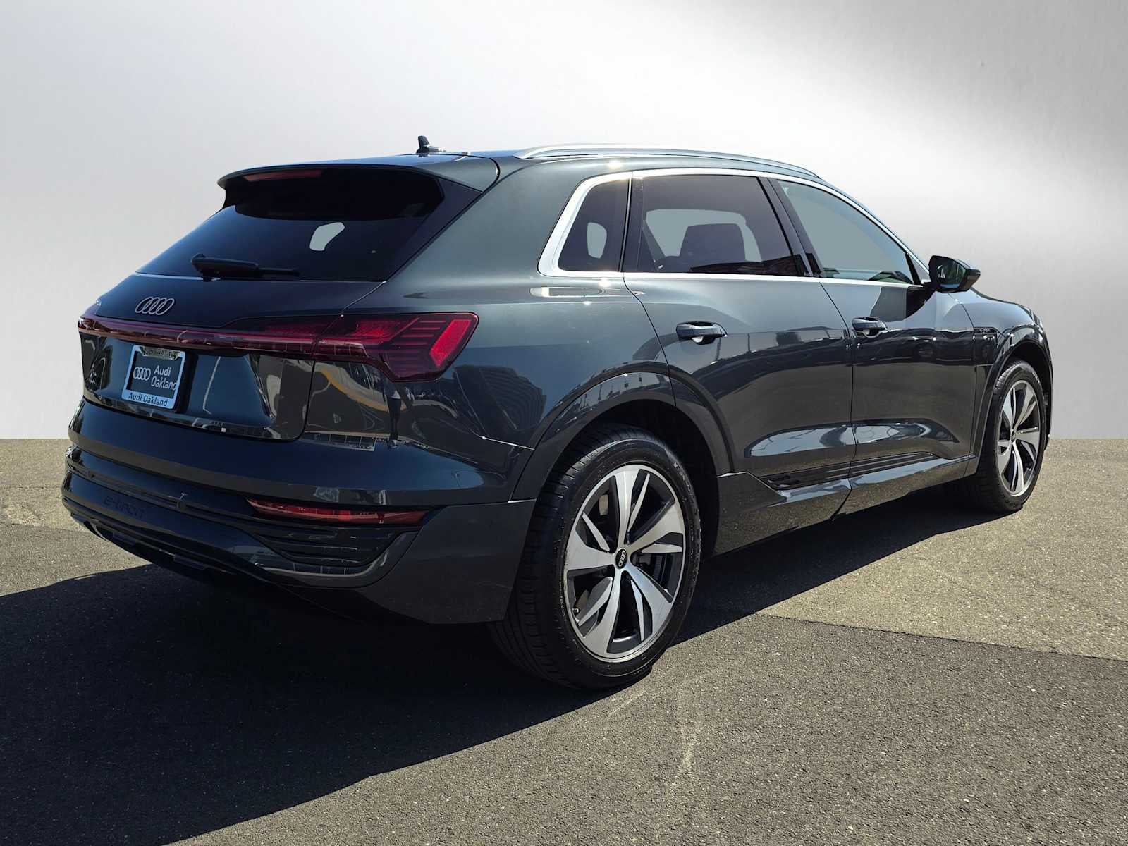 2024 Audi Q8 e-tron Premium Plus