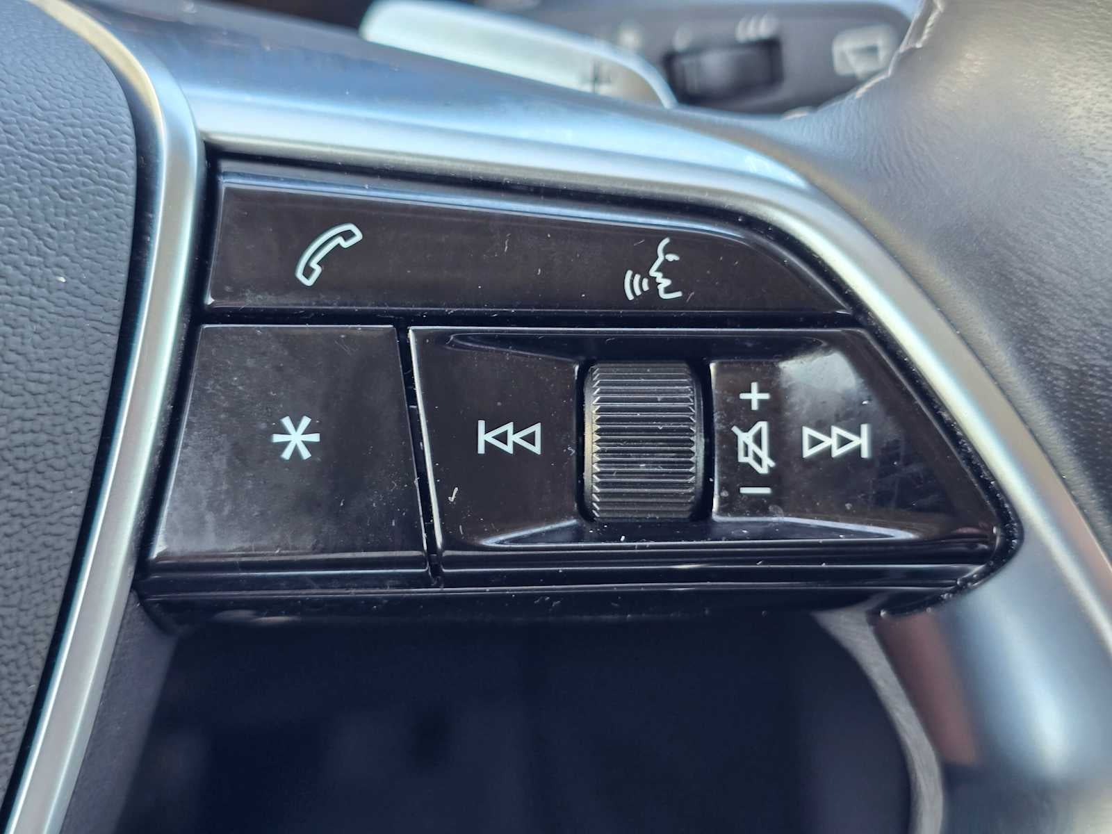 2024 Audi Q8 e-tron Premium Plus