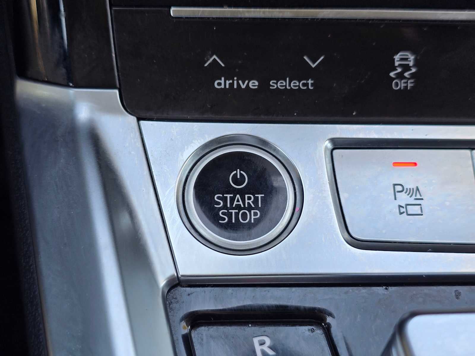 2024 Audi Q8 e-tron Premium Plus