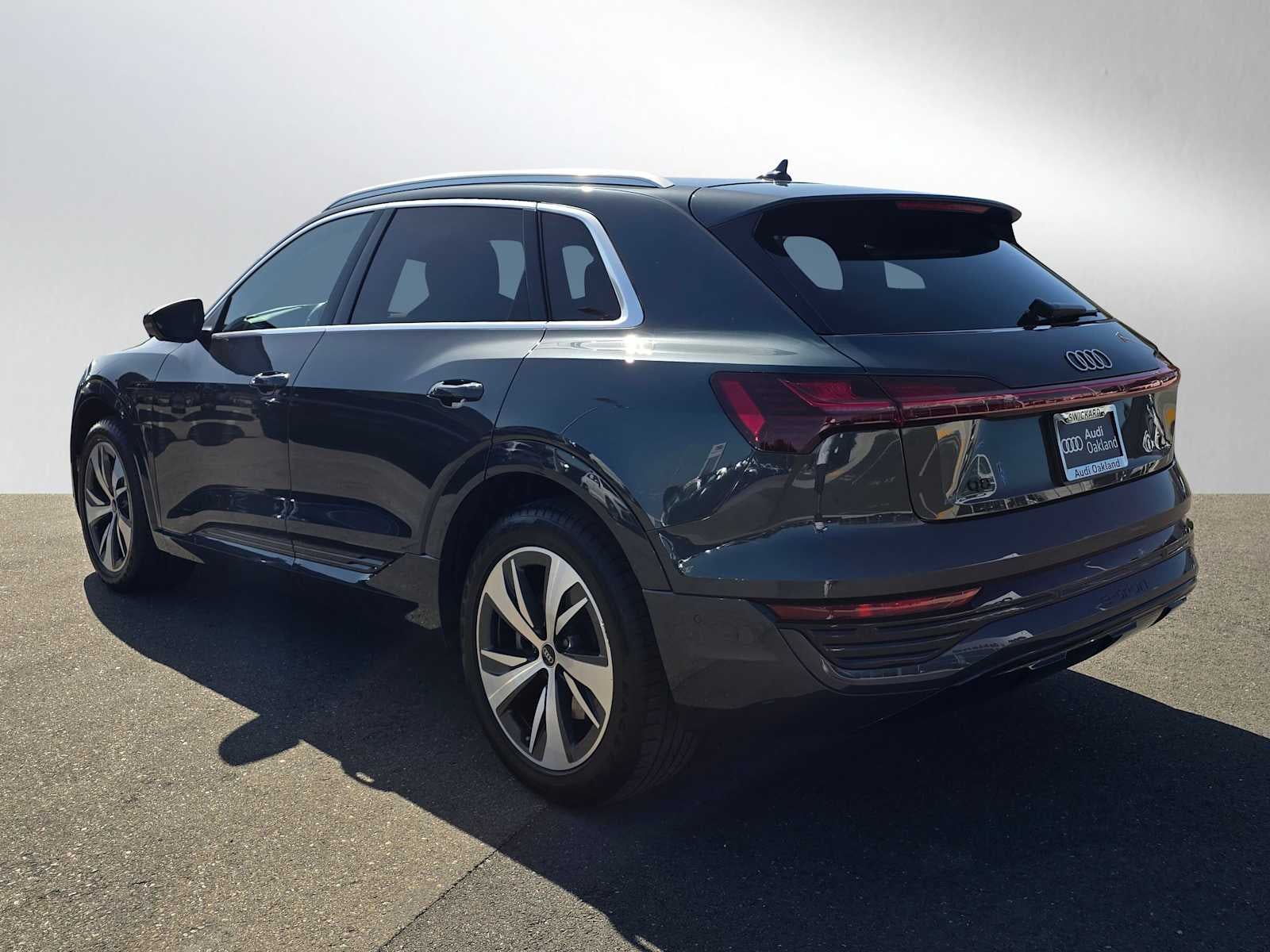 2024 Audi Q8 e-tron Premium Plus