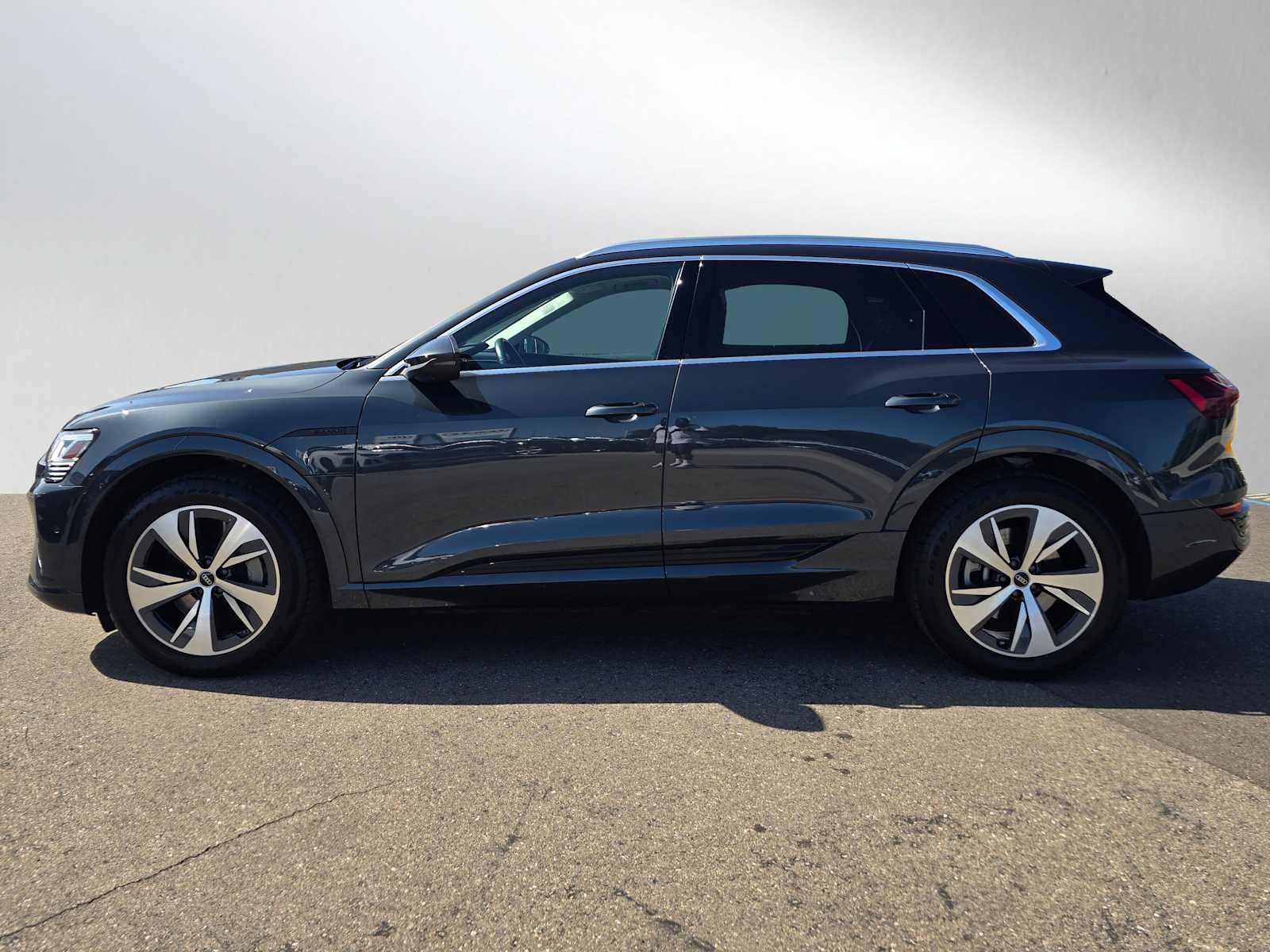 2024 Audi Q8 e-tron Premium Plus