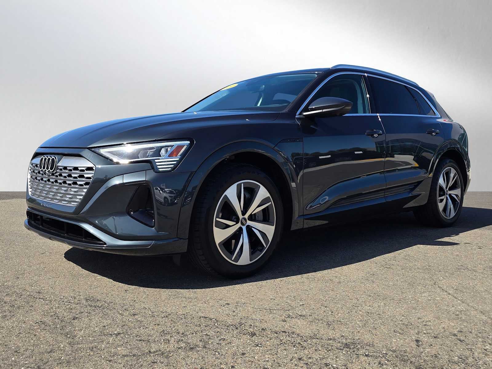 2024 Audi Q8 e-tron Premium Plus