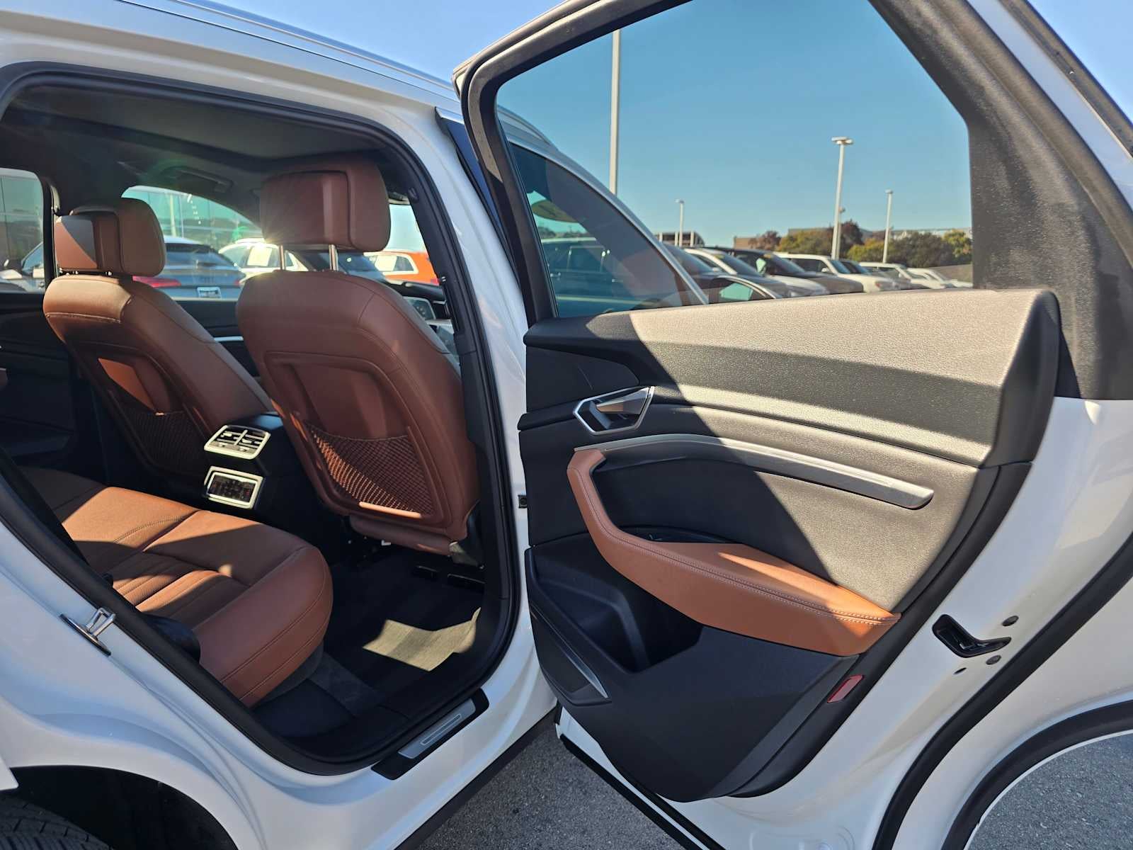 2024 Audi Q8 e-tron Premium Plus