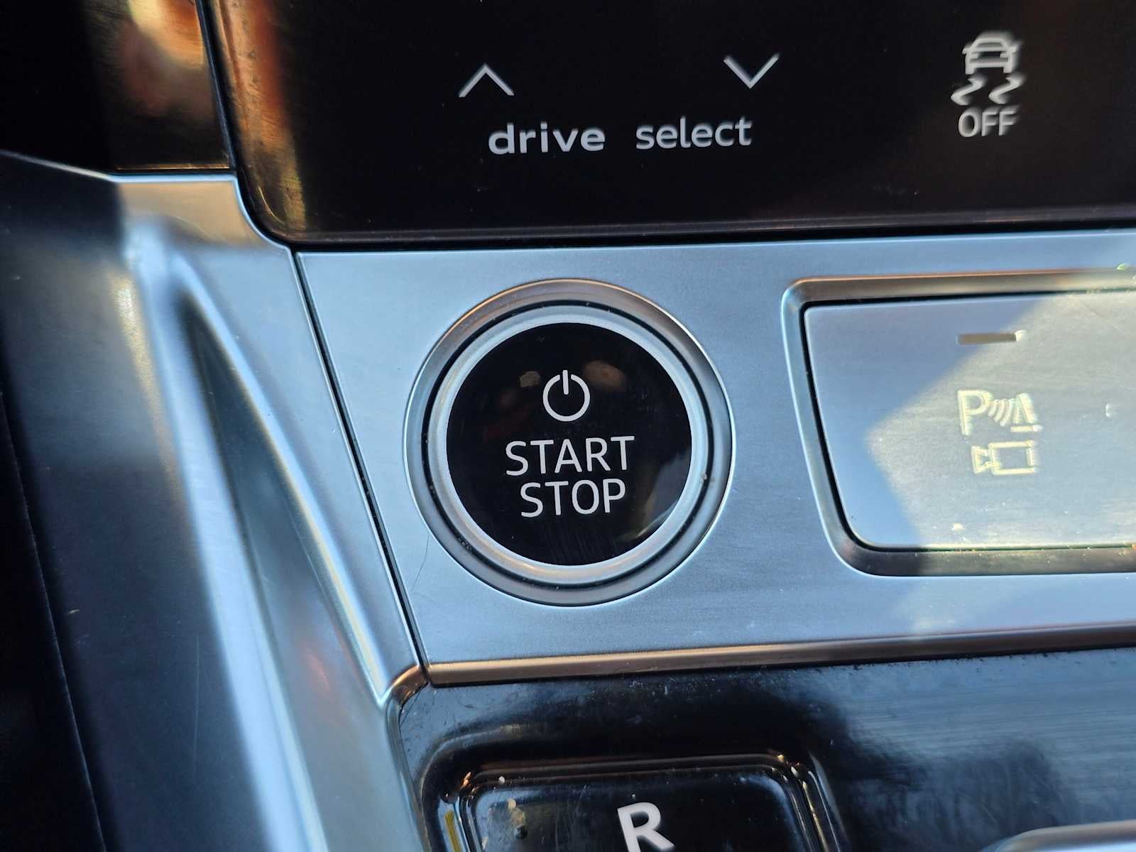 2024 Audi Q8 e-tron Premium Plus