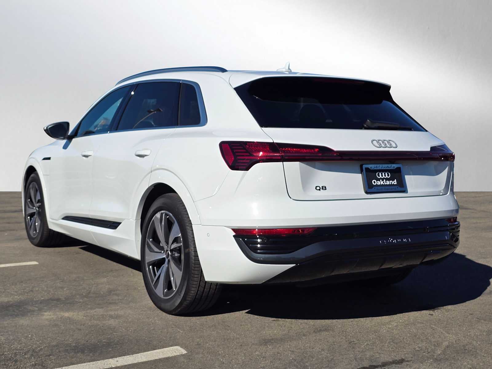 2024 Audi Q8 e-tron Premium Plus