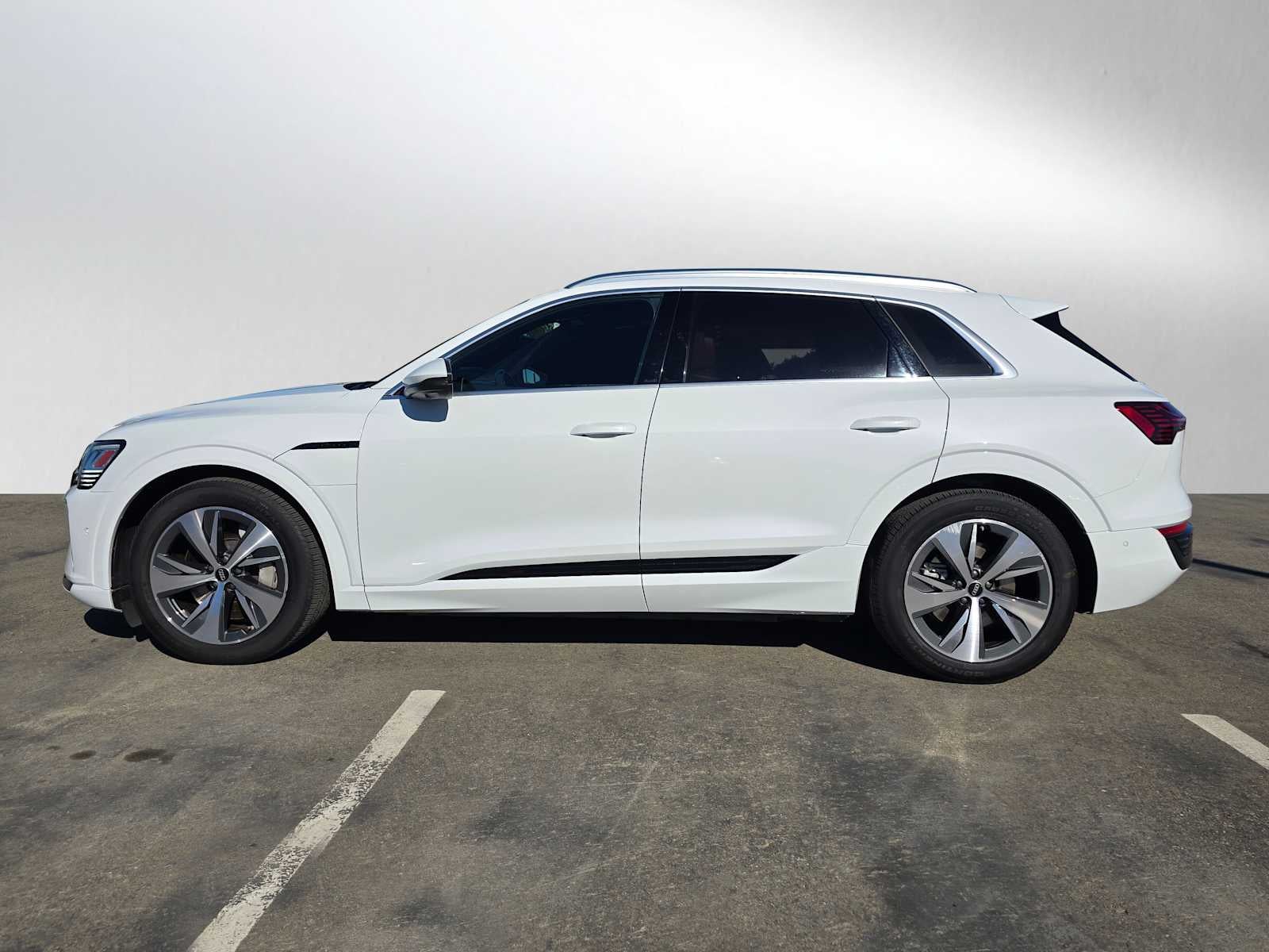 2024 Audi Q8 e-tron Premium Plus