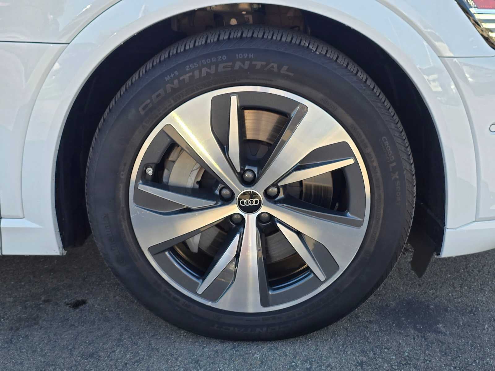 2024 Audi Q8 e-tron Premium Plus