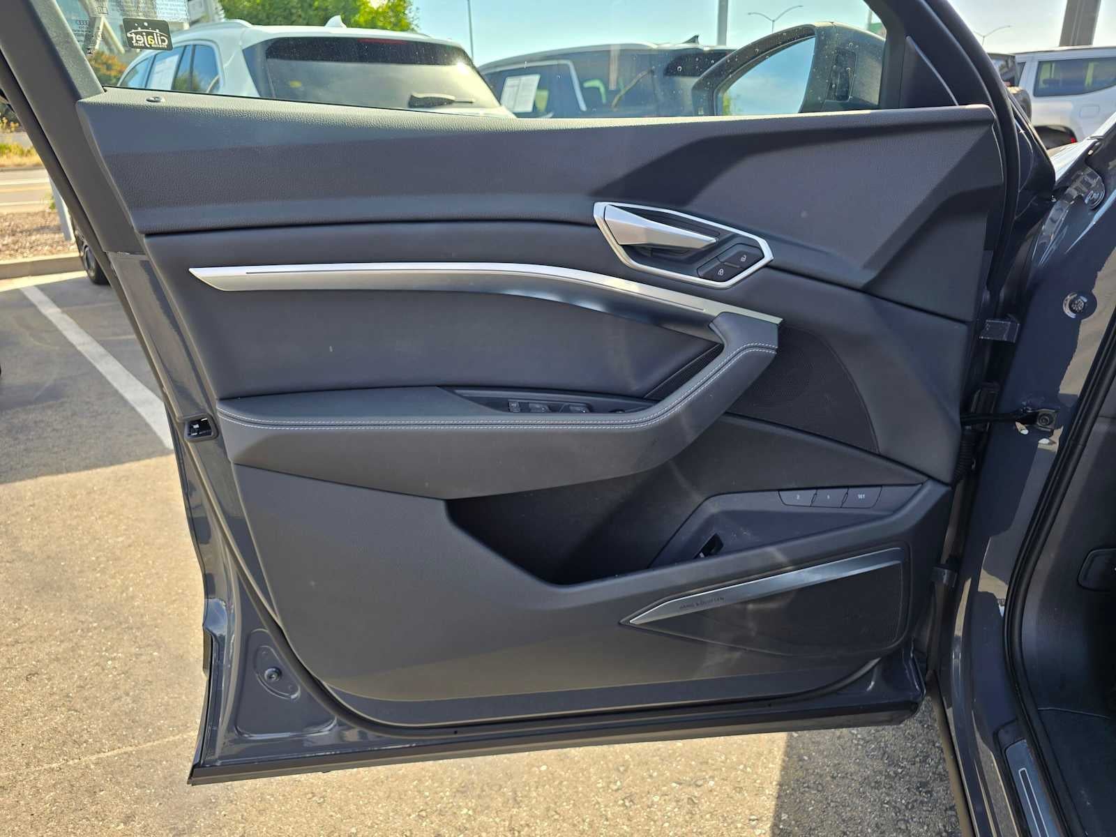 2024 Audi Q8 e-tron Premium Plus