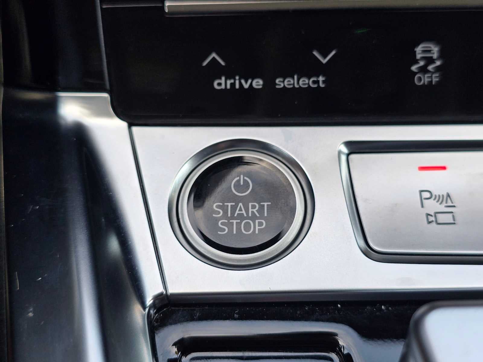 2024 Audi Q8 e-tron Premium Plus