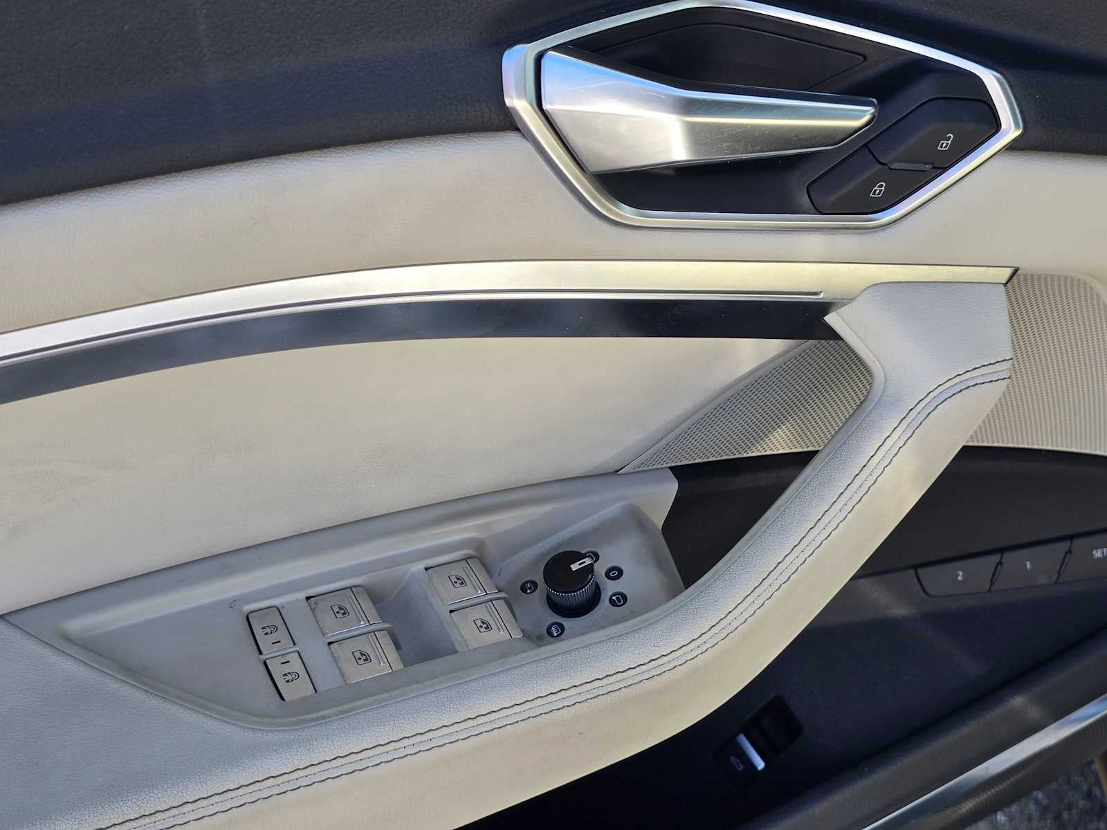 2024 Audi Q8 e-tron Premium Plus