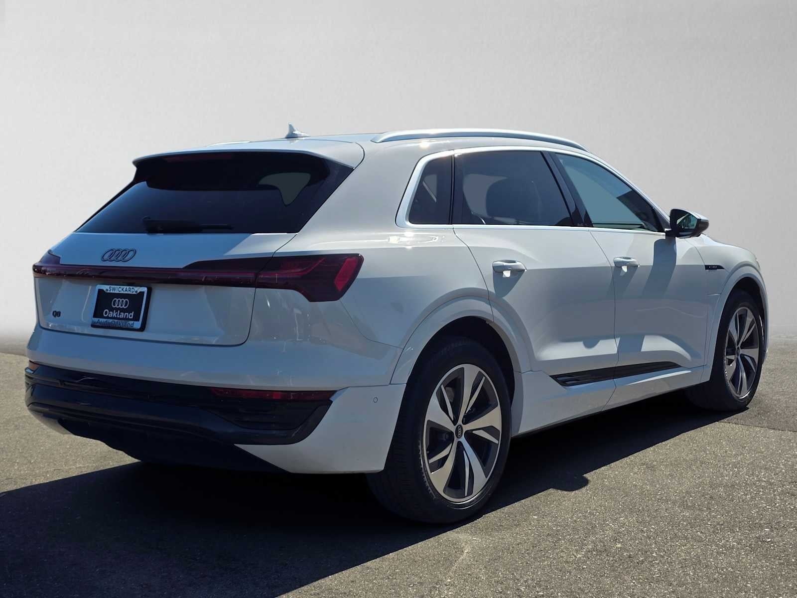 2024 Audi Q8 e-tron Premium Plus