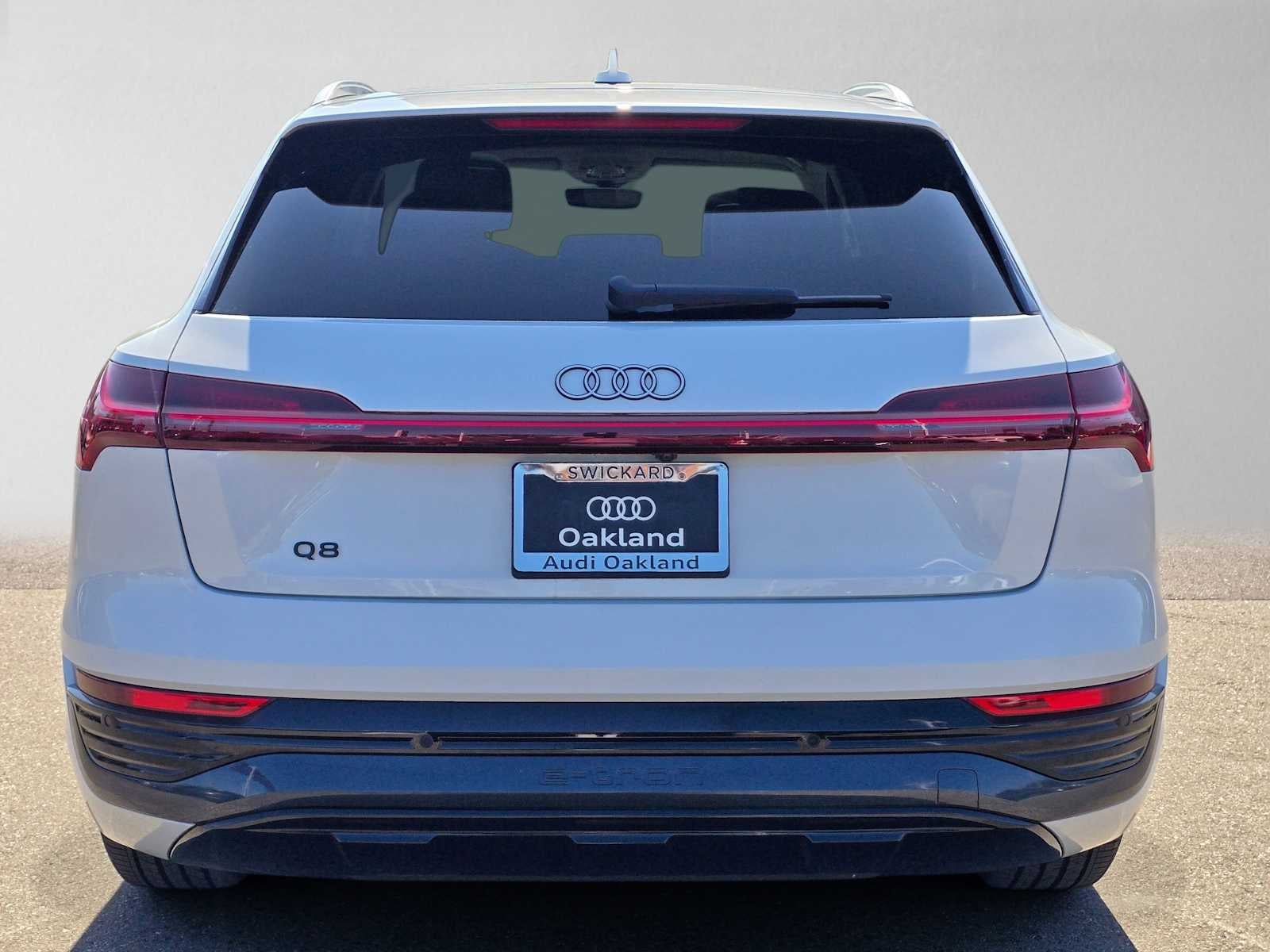 2024 Audi Q8 e-tron Premium Plus