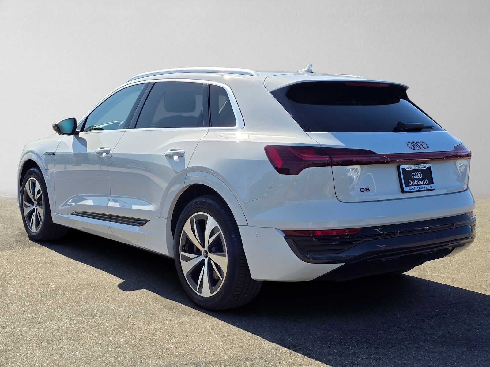 2024 Audi Q8 e-tron Premium Plus