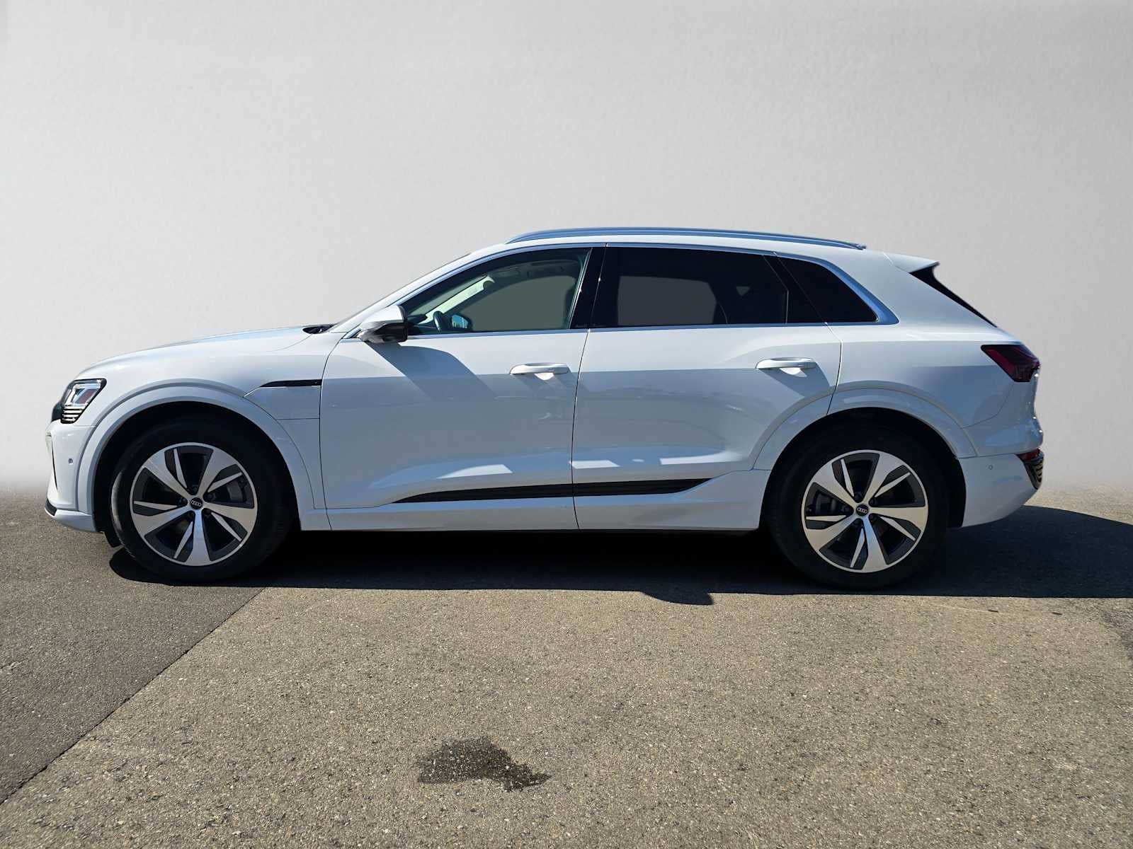 2024 Audi Q8 e-tron Premium Plus