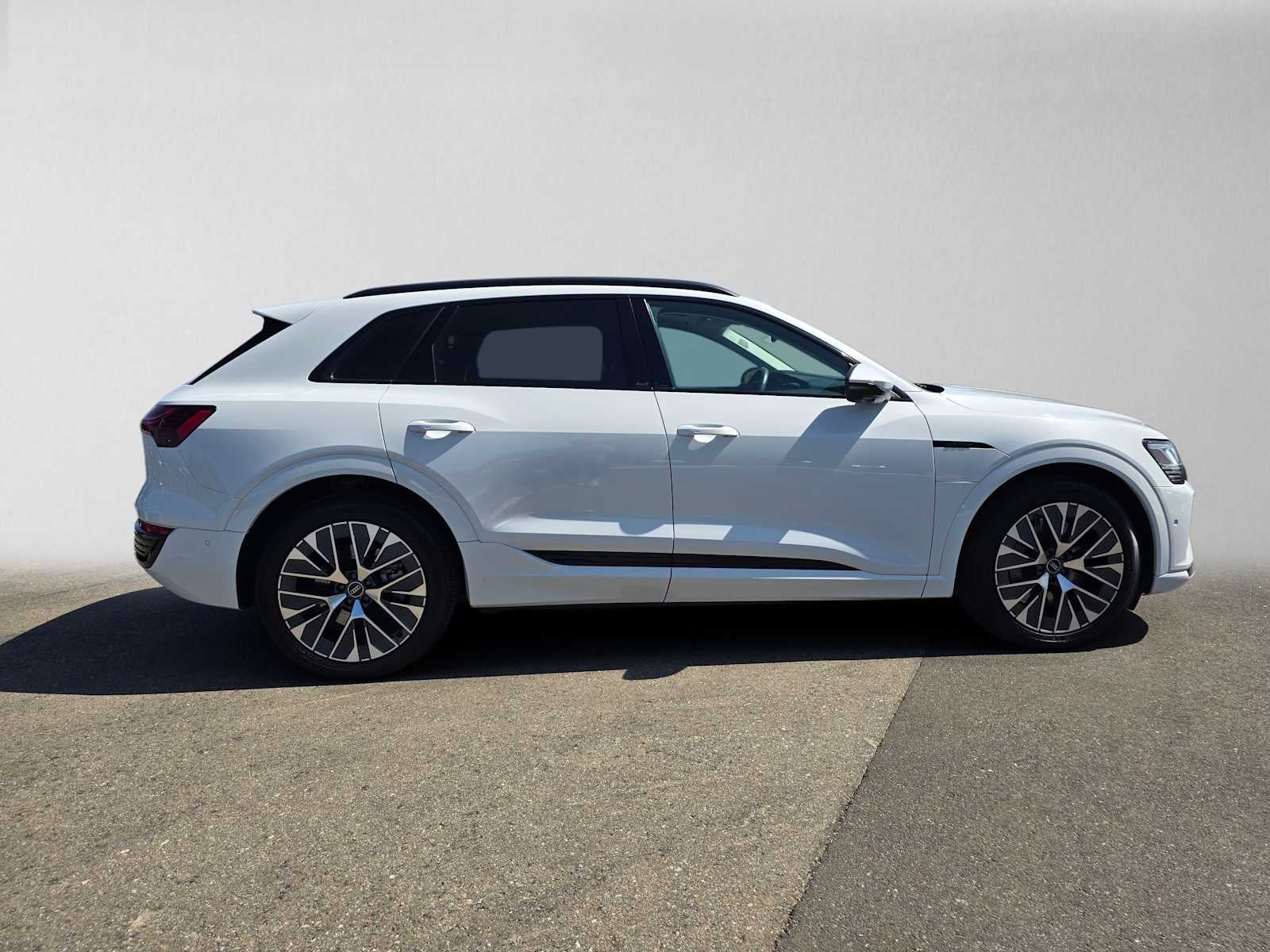 2024 Audi Q8 e-tron Prestige