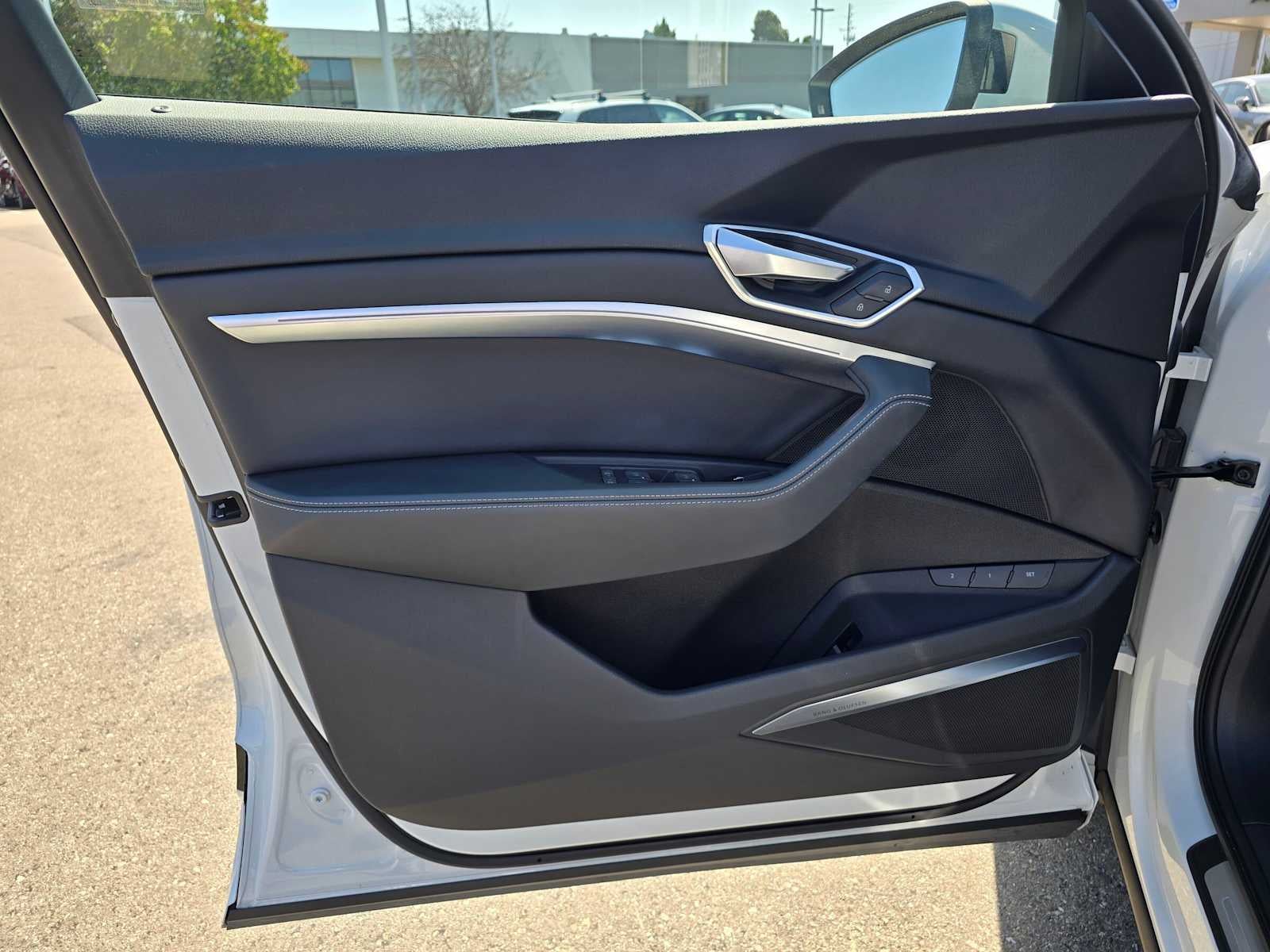 2024 Audi Q8 e-tron Prestige