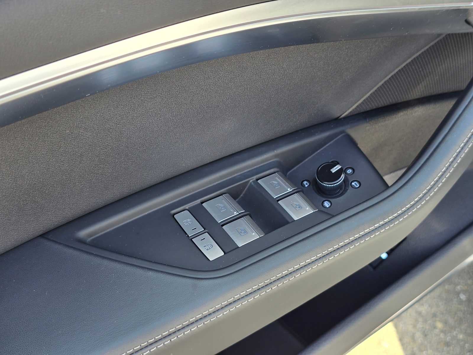 2024 Audi Q8 e-tron Prestige