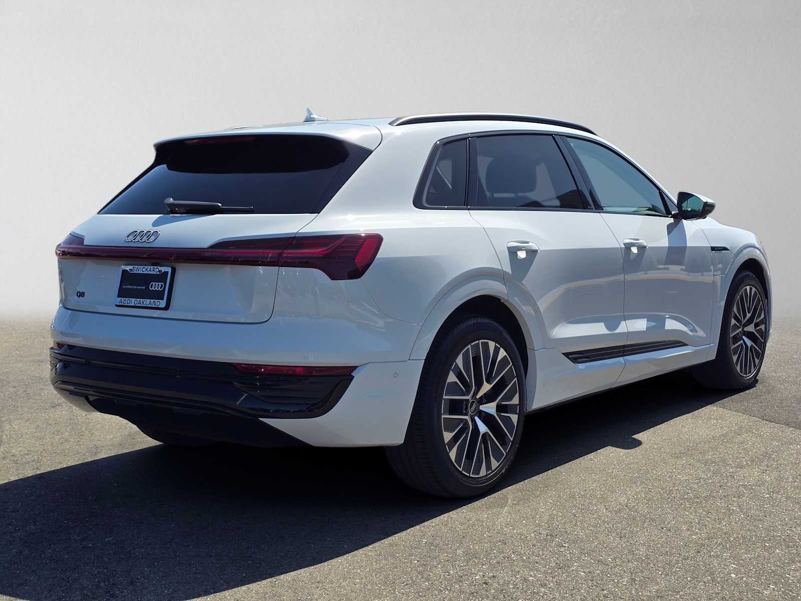 2024 Audi Q8 e-tron Prestige