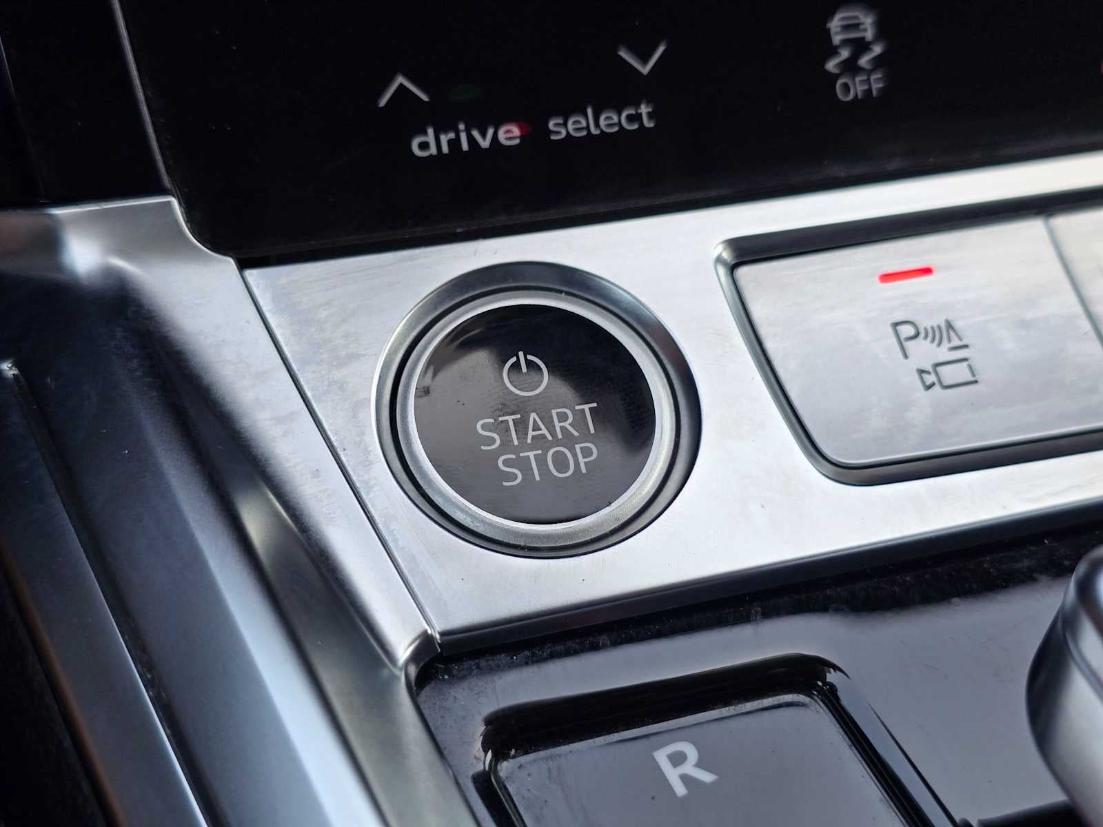 2024 Audi Q8 e-tron Prestige