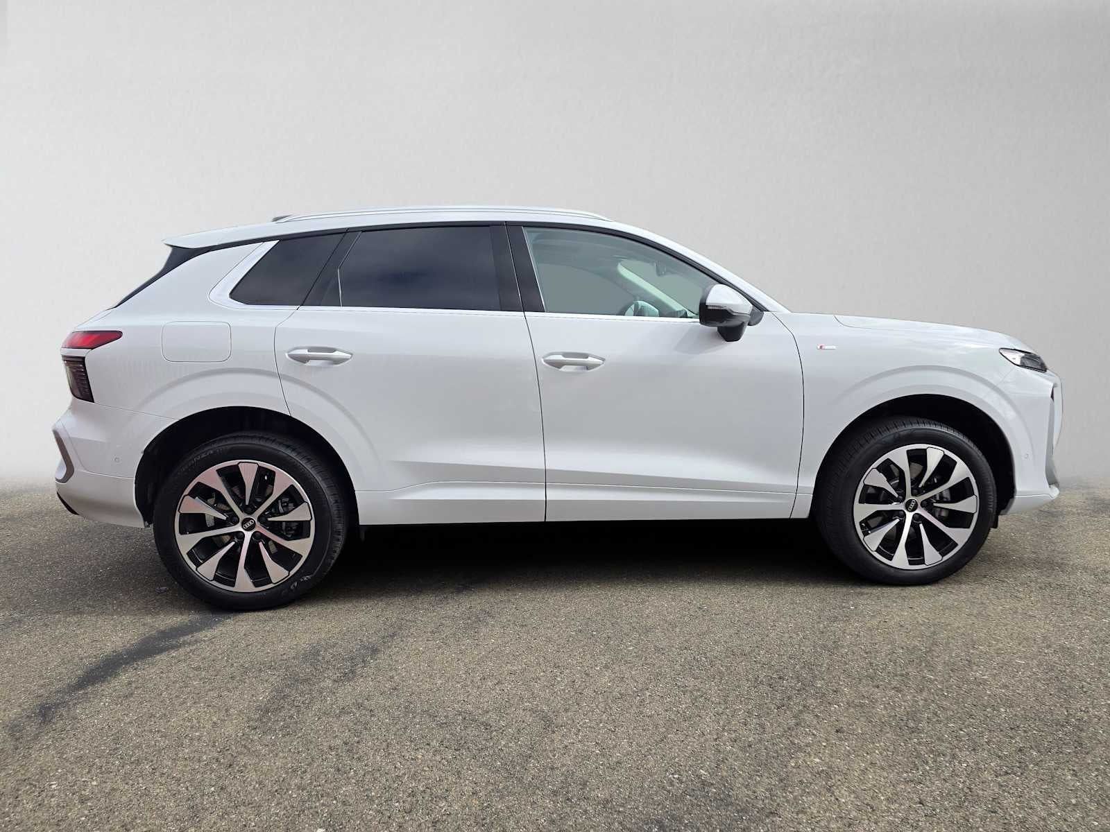 2026 Audi Q3 S line