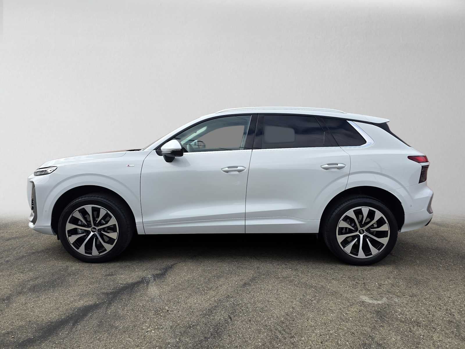 2026 Audi Q3 S line