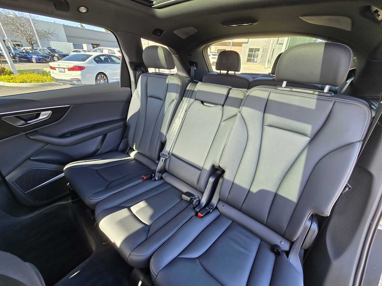 2025 Audi Q7 Premium