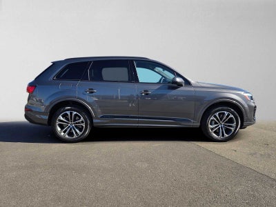 2025 Audi Q7 Premium