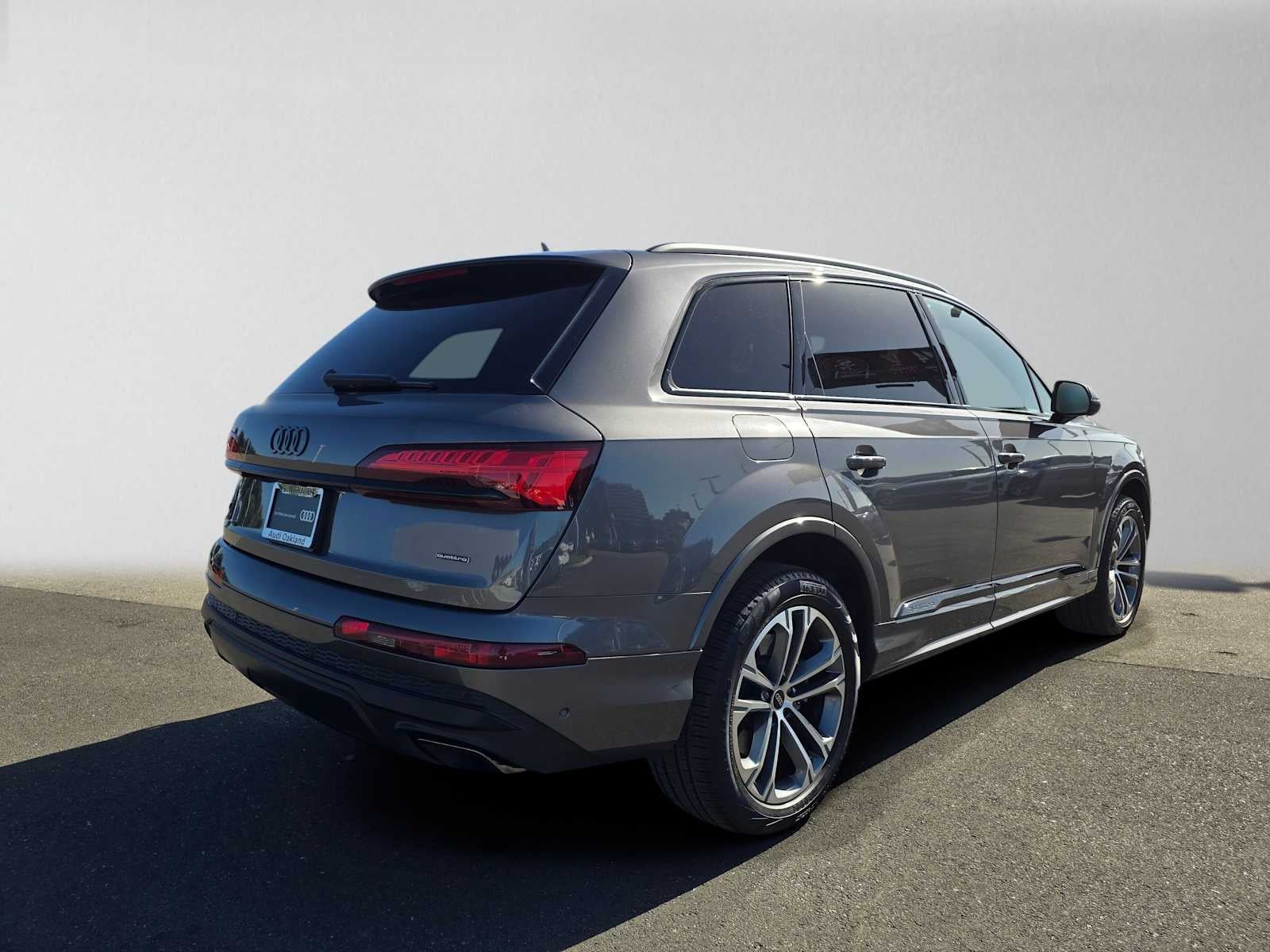2025 Audi Q7 Premium