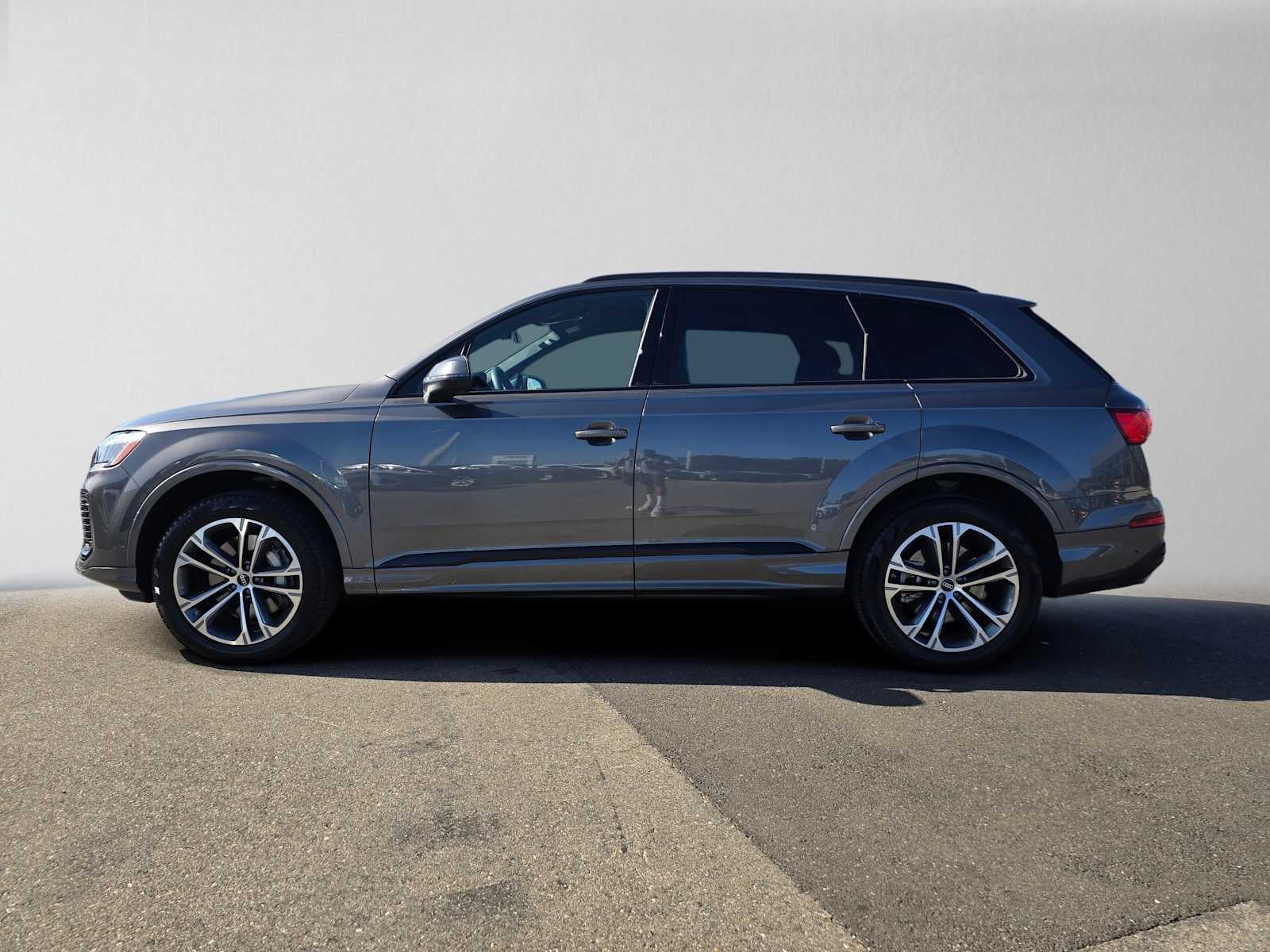 2025 Audi Q7 Premium