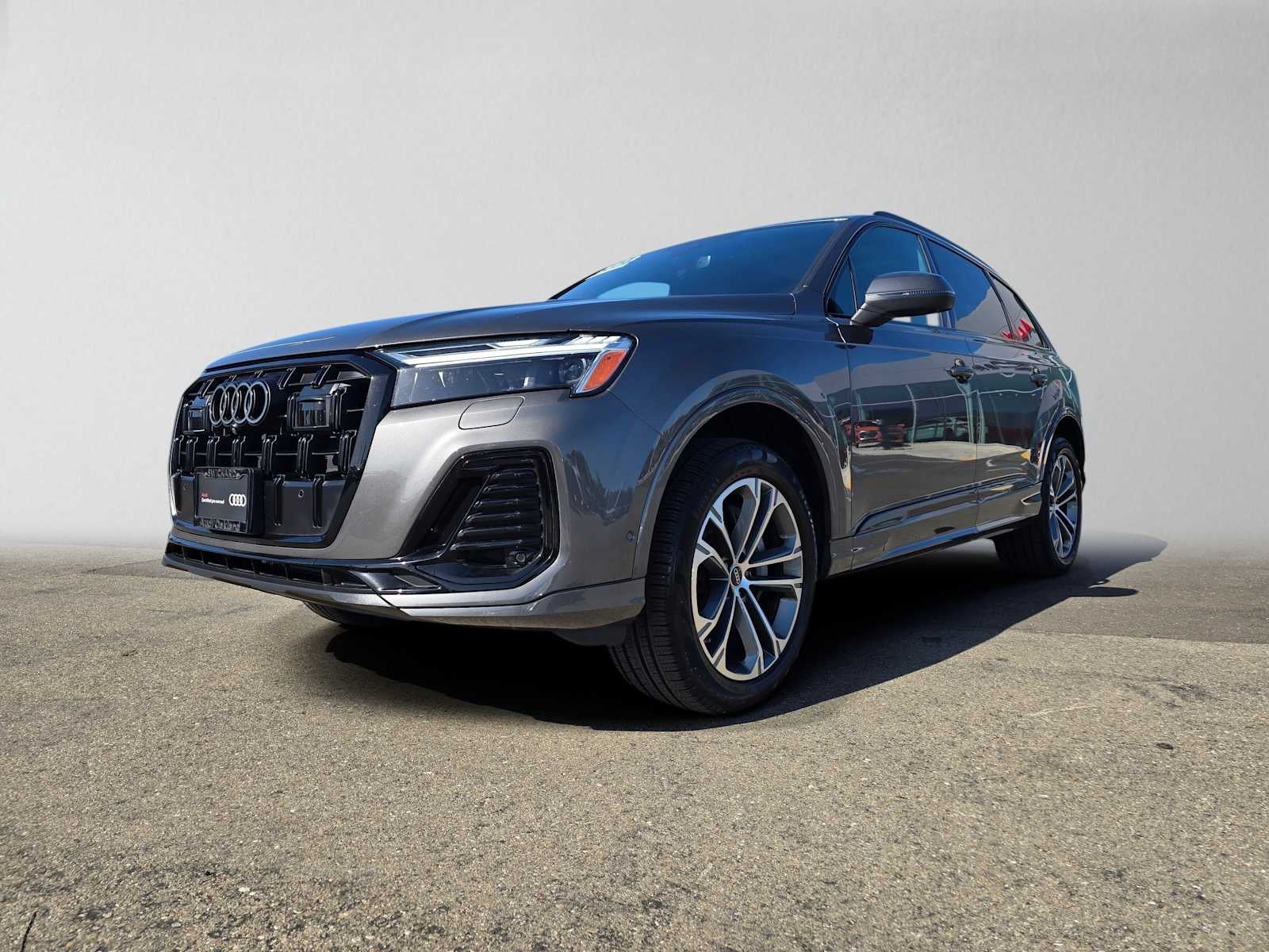 2025 Audi Q7 Premium